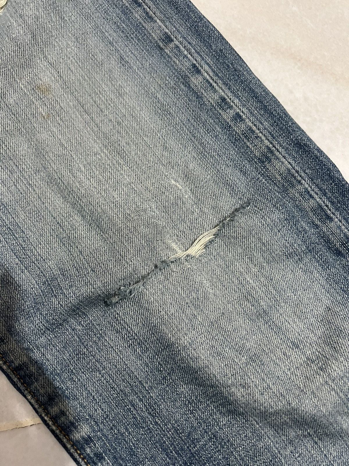 Levi's × Levi's Vintage Clothing VINTAGE LEVIS 501 DISTRESSED JEAN Size US 31 - 8 Thumbnail