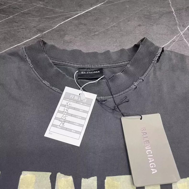 Balenciaga Balenciaga Adhesive tape LOGO short sleeve Size US XL / EU 56 / 4 - 2 Thumbnail