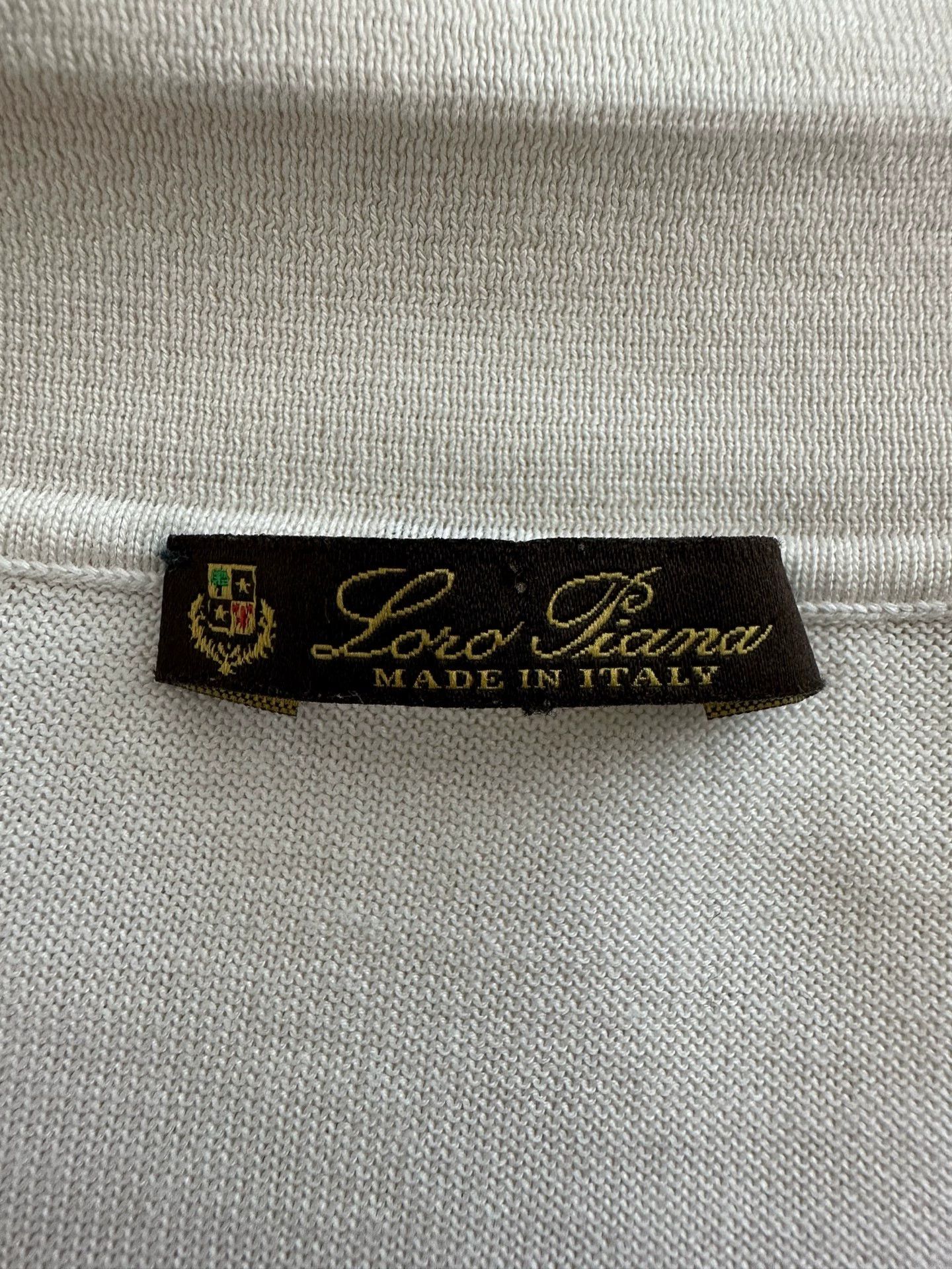 Loro Piana Loro Piana Silk V-neck Button Base Knit Wmns White M 99 Size M / US 6-8 / IT 42-44 - 8 Thumbnail