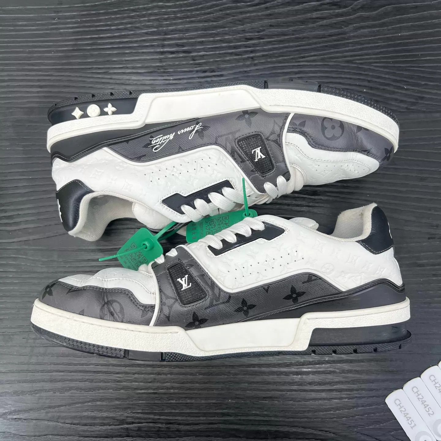 Louis Vuitton LV Trainer B&W Embossed US 10 Lining Wear Size US 11 / EU 44 - 6 Thumbnail