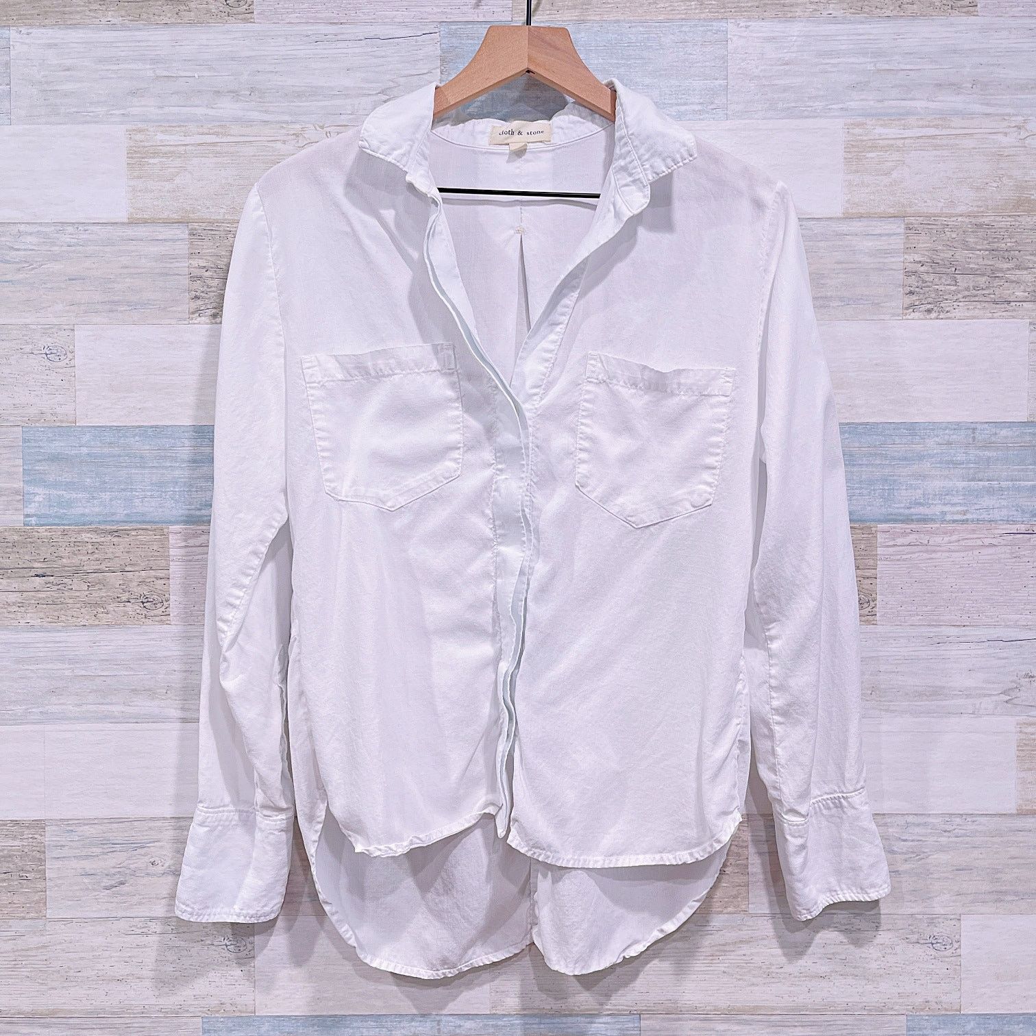 Anthropologie Cloth & Stone Lyocell Split Back Button Down Shirt White S Size S / US 4 / IT 40 - 1 Thumbnail