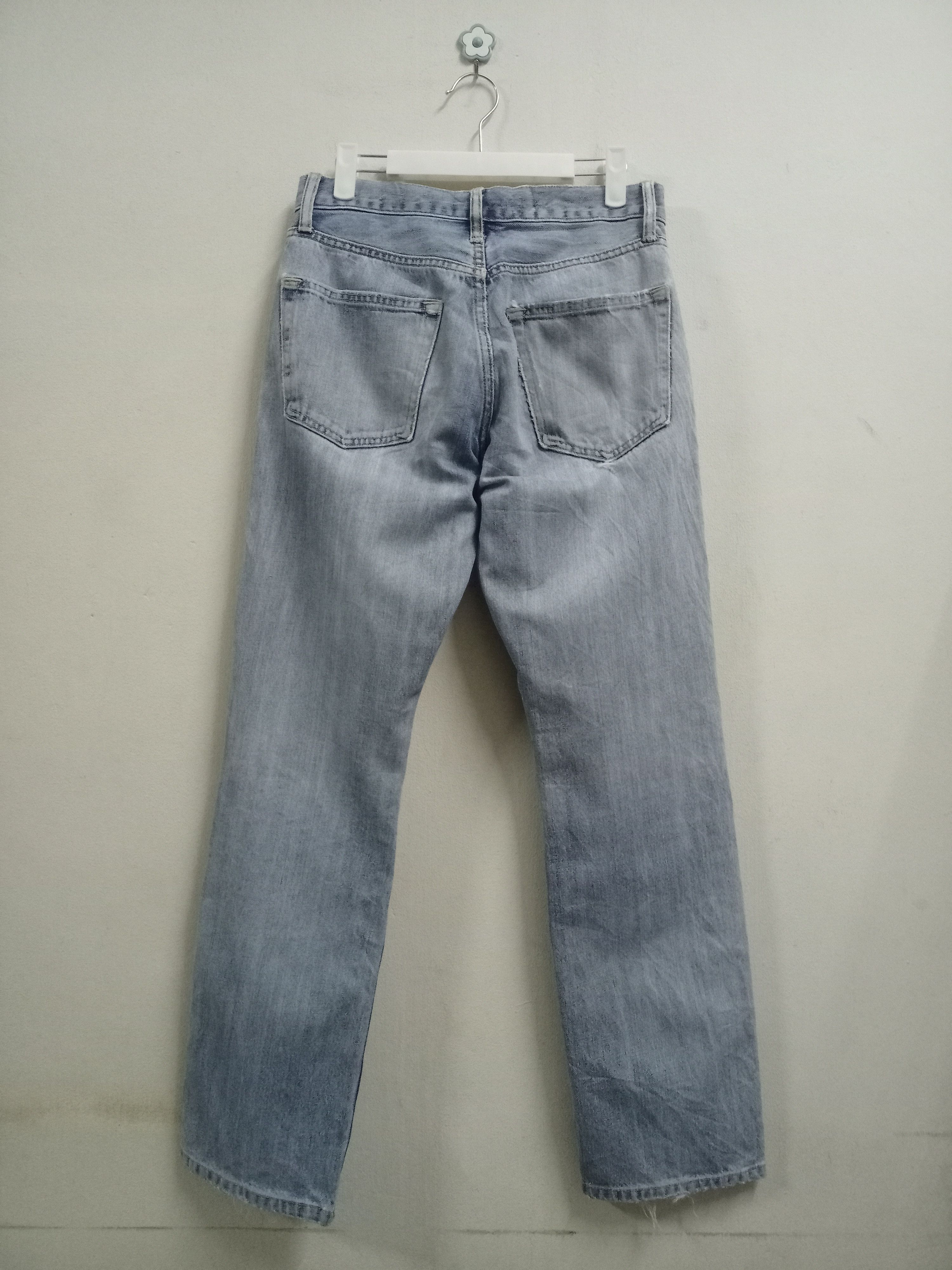 Japanese Brand × Uniqlo Vintage Japanese Uniqlo Blue Wash Distressed Jeans 29x30 Size US 29 - 14 Thumbnail