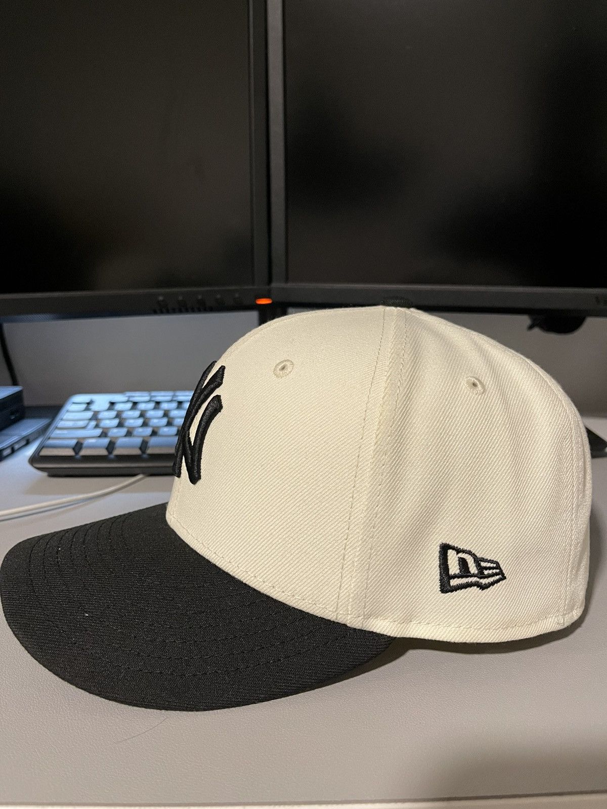 New Era NewEra 59fifty New York Yankees Fitted Hat 71/4 Wht/Blk Lids Size ONE SIZE - 3 Thumbnail