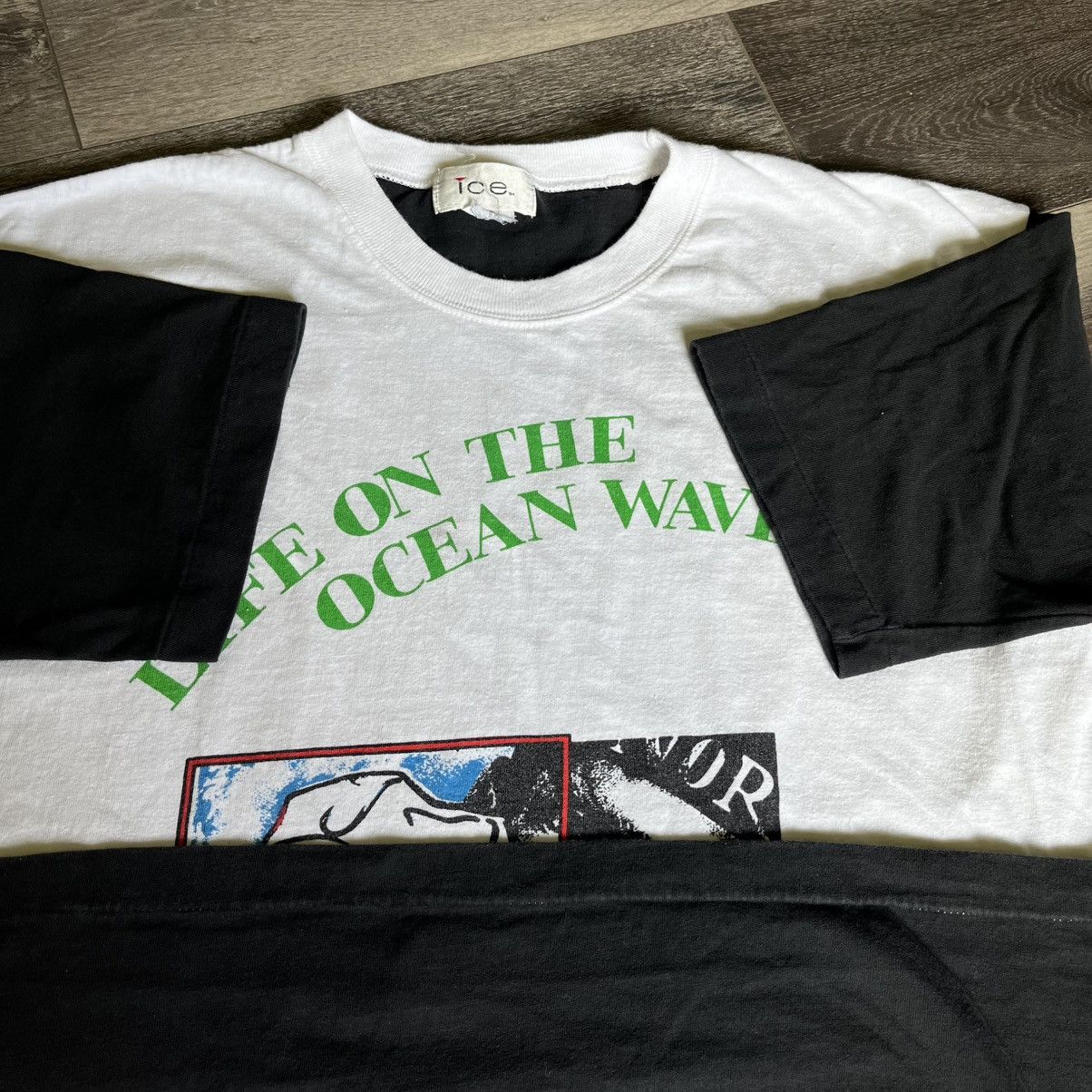 Vintage Vintage 1990s Life on the Ocean Waves 2 Tone Graphic T Shirt Size US L / EU 52-54 / 3 - 6 Thumbnail
