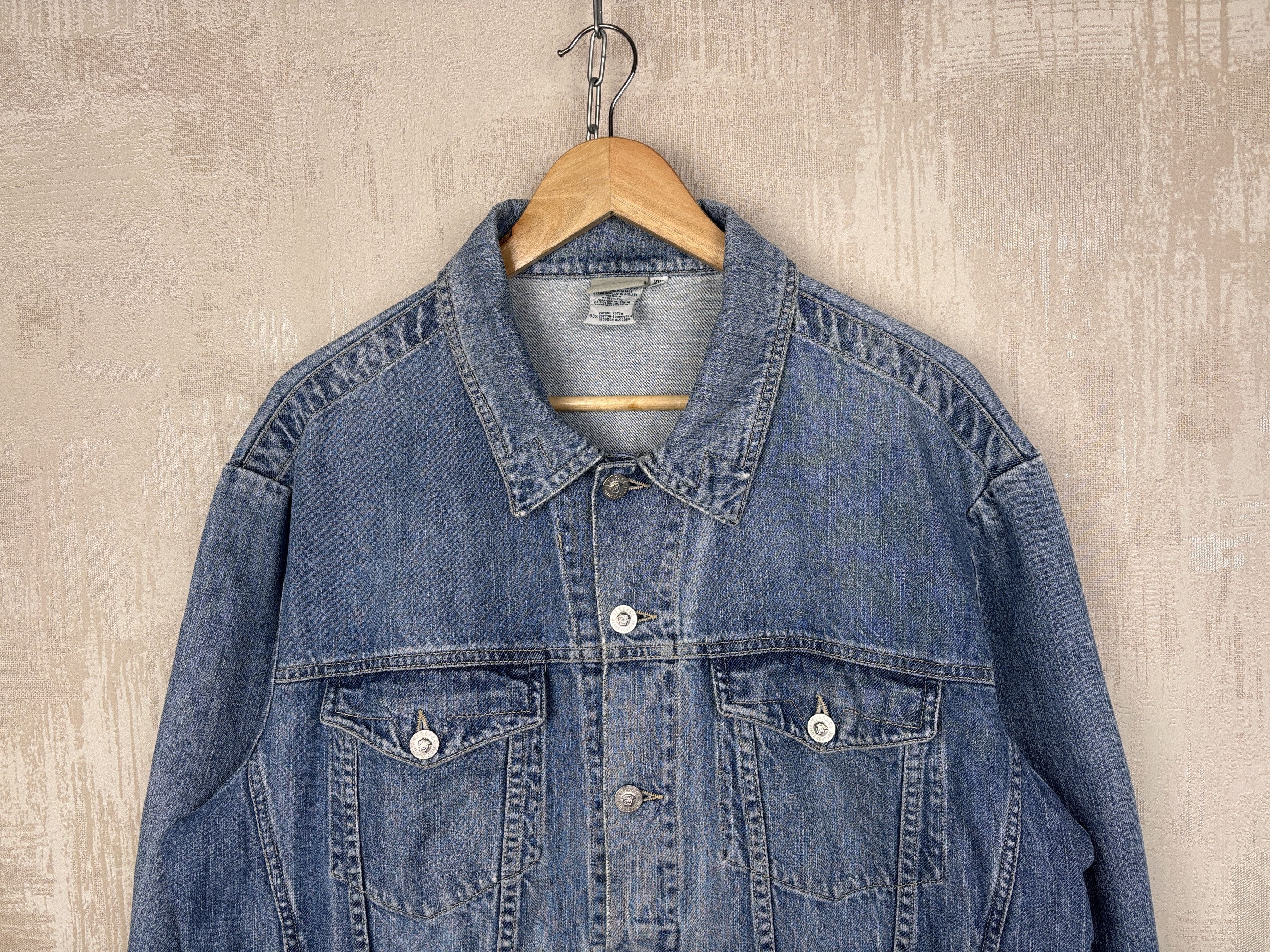 Versace 90's Versace Jeans Couture Denim Trucker Jacket Medusa Size US XL / EU 56 / 4 - 3 Thumbnail