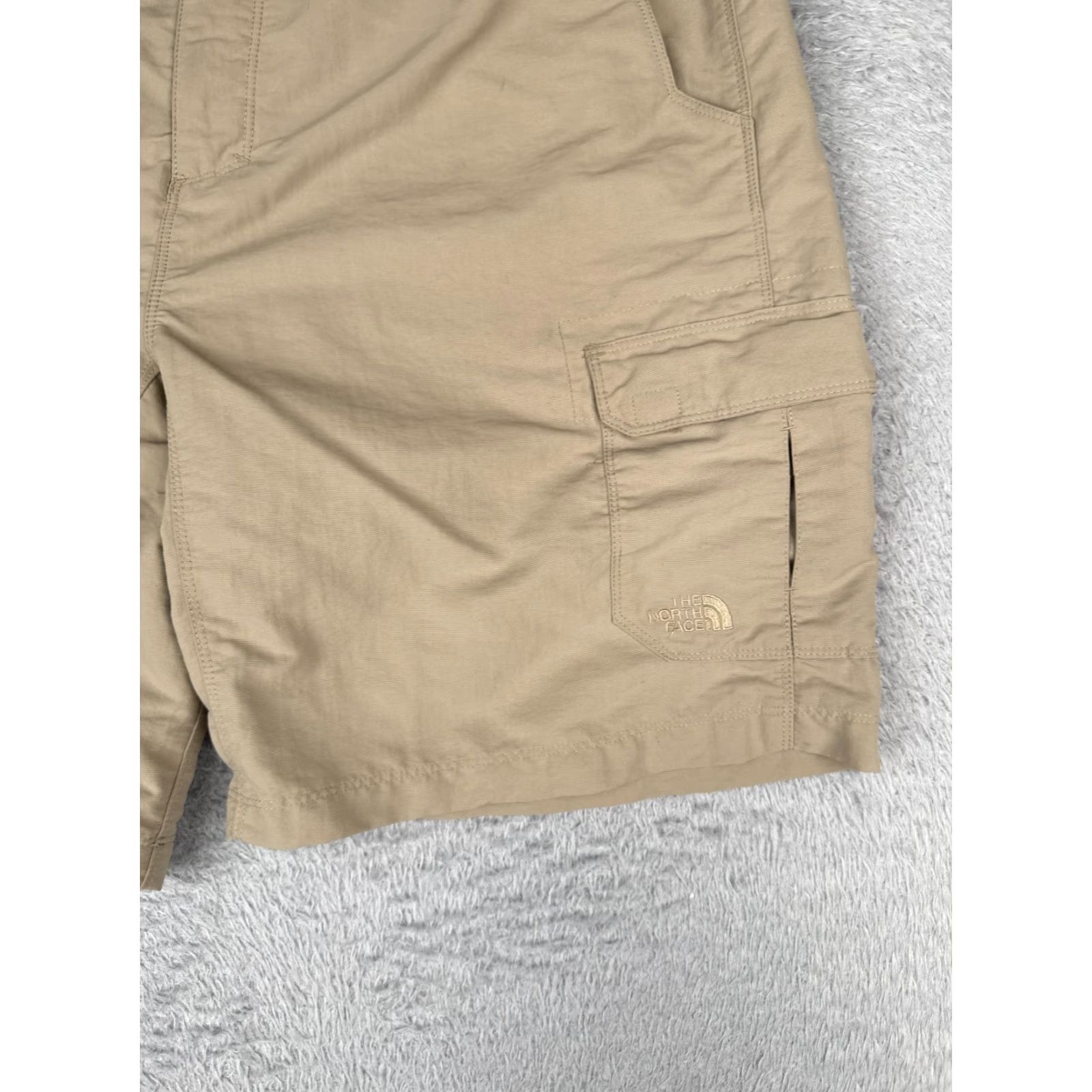 The North Face The North Face Shorts Men Large Beige Cargo 100% Nylon Hiking Hike Camping 36x9 Regular Cargo Pocket Drawstring Size US 33 - 2 Thumbnail