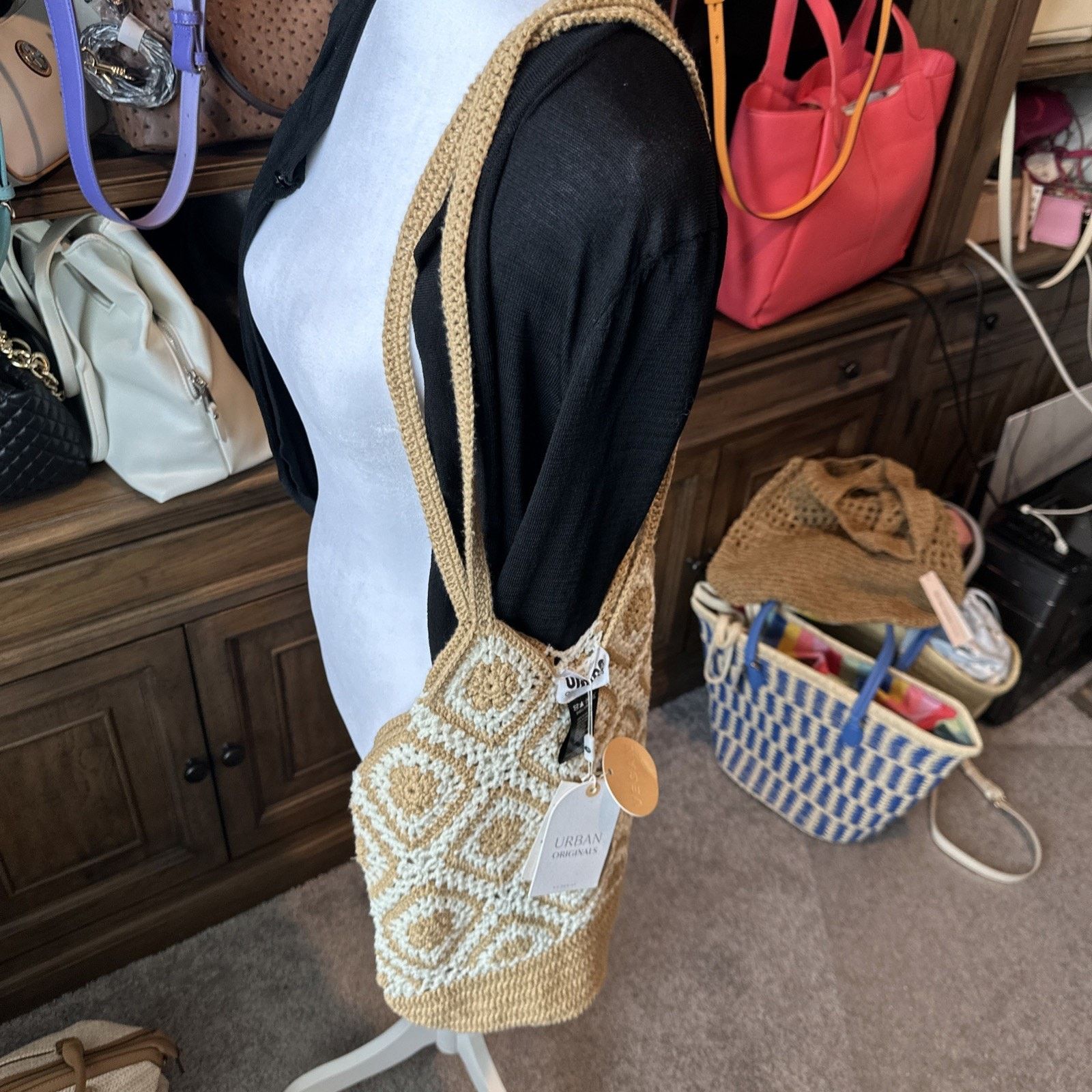 Other URBAN ORIGINALS Large Sunflower crochet Tote bag $88 NWT Size ONE SIZE - 4 Thumbnail
