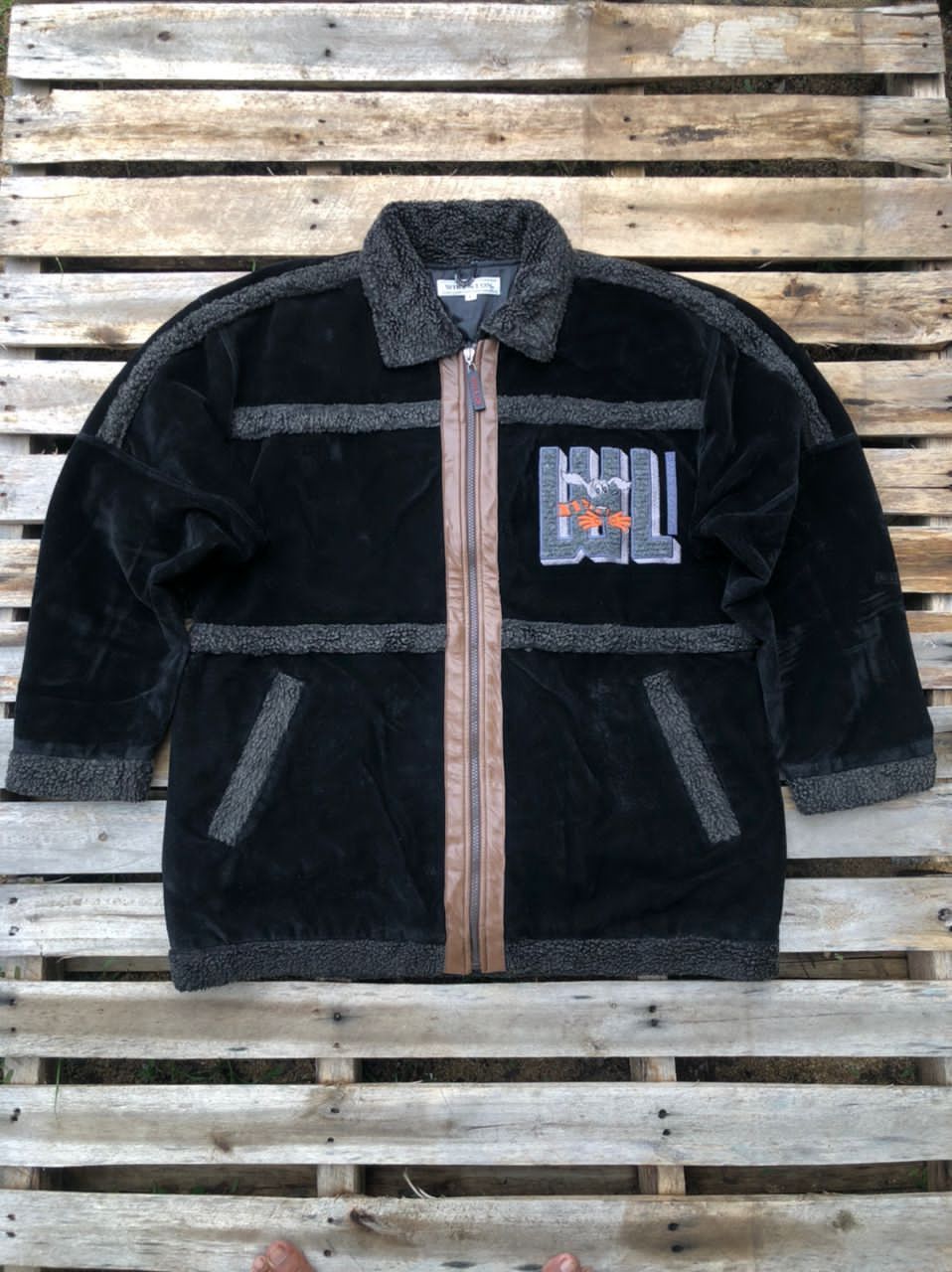 Cartoon Network × Japanese Brand × Vintage Vintage 90s Wike and Lon Embroidery Velvet Faux Fur Jacket Size US L / EU 52-54 / 3 - 2 Thumbnail