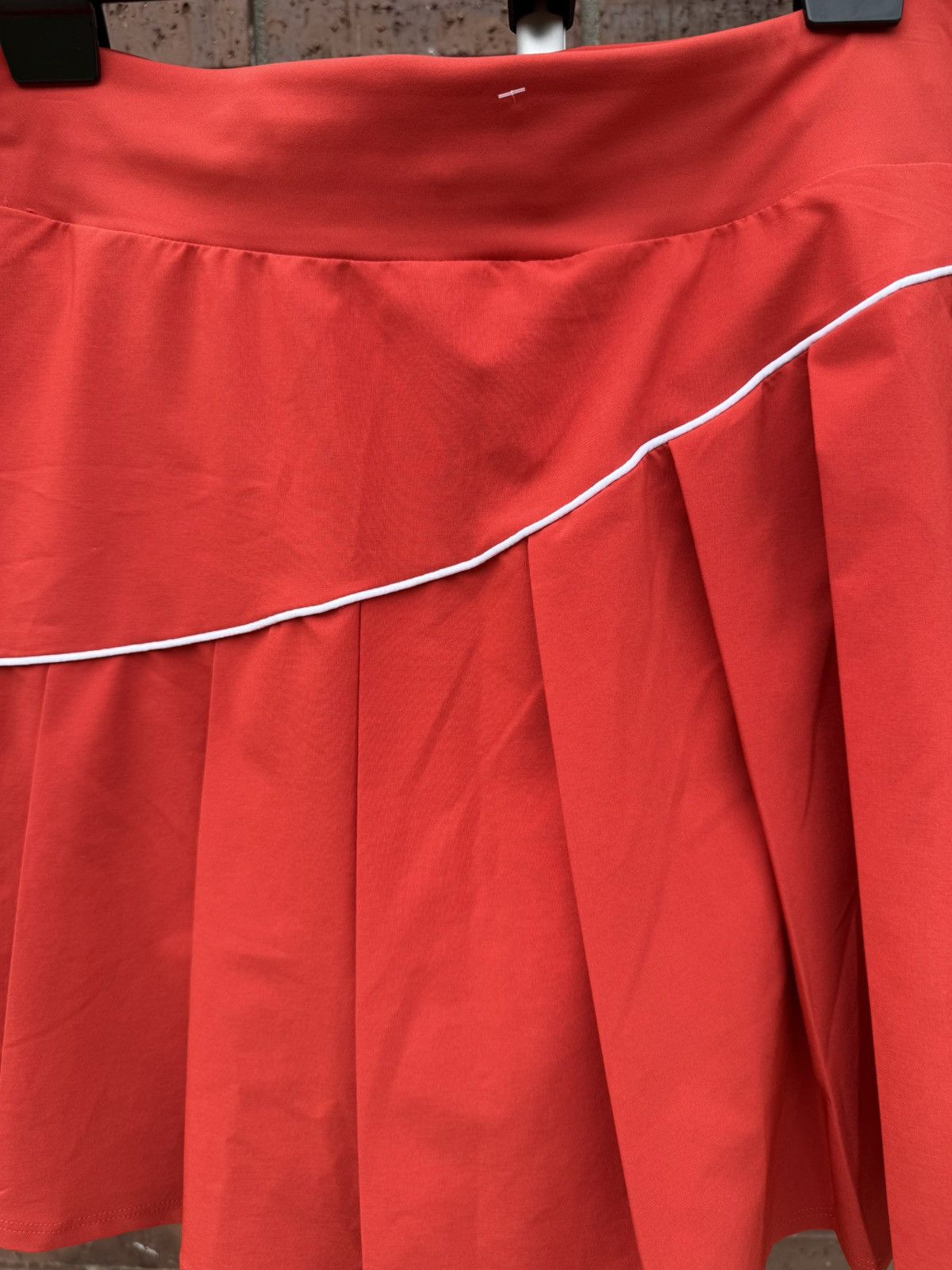 johnnie-O Johnnie O Anika Performance Skirt Womens Red Athletic Skort Size 28" / US 6 / IT 42 - 7 Thumbnail