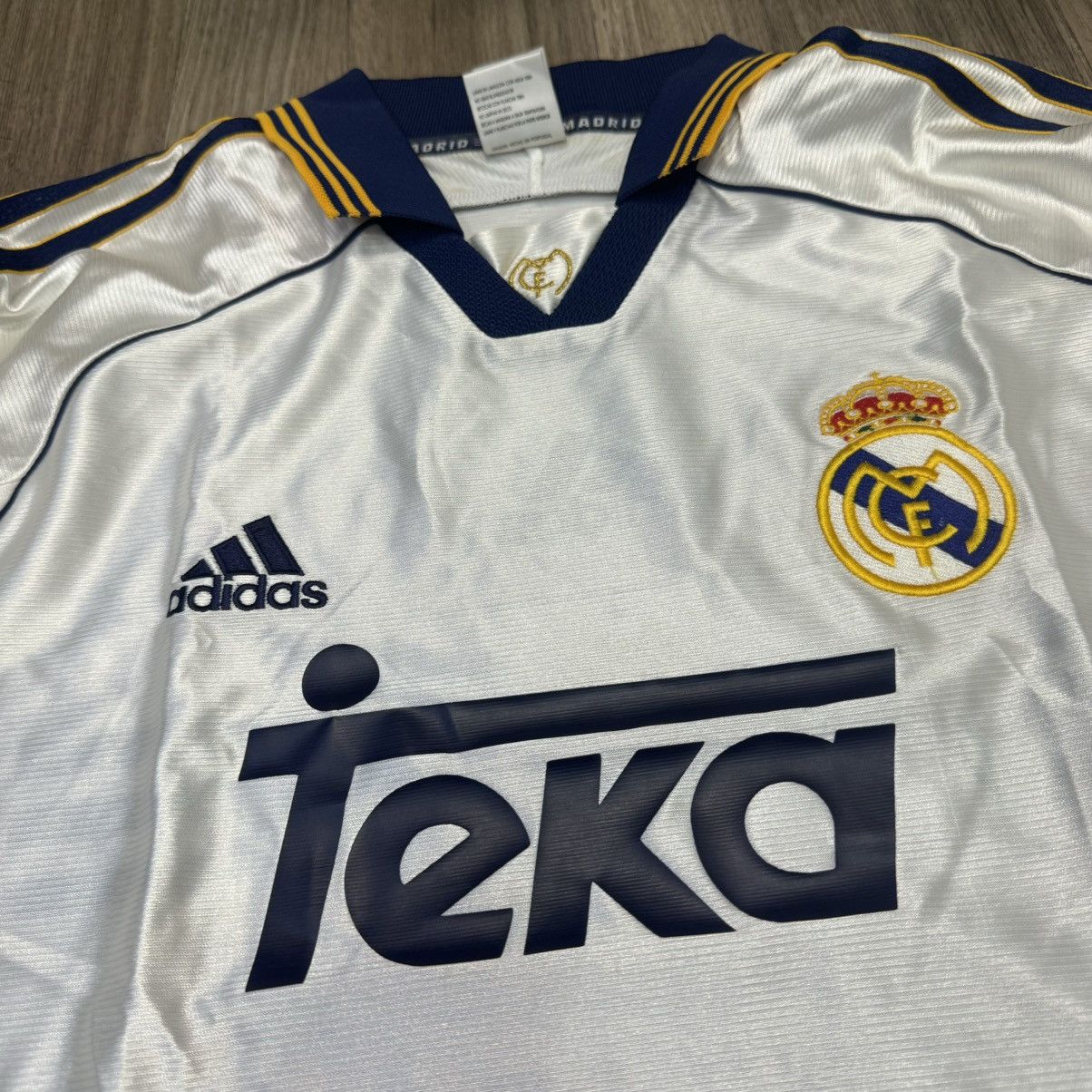 Adidas Real Madrid 2000 special edition shirt Size US M / EU 48-50 / 2 - 3 Thumbnail