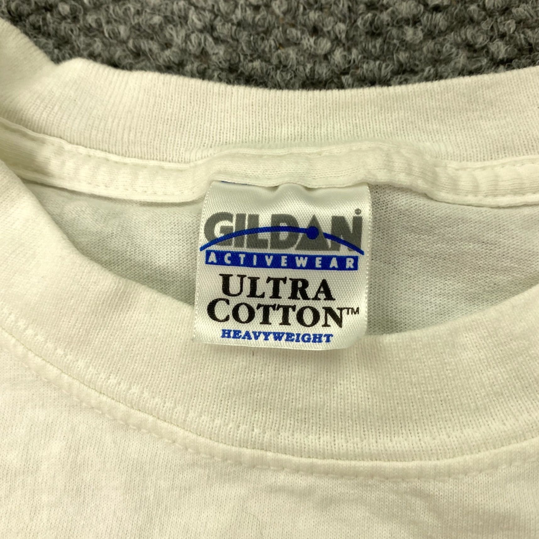 Gildan VINTAGE Hersheys Chocolate World Shirt Mens XL White Y2K Size US XL / EU 56 / 4 - 3 Thumbnail