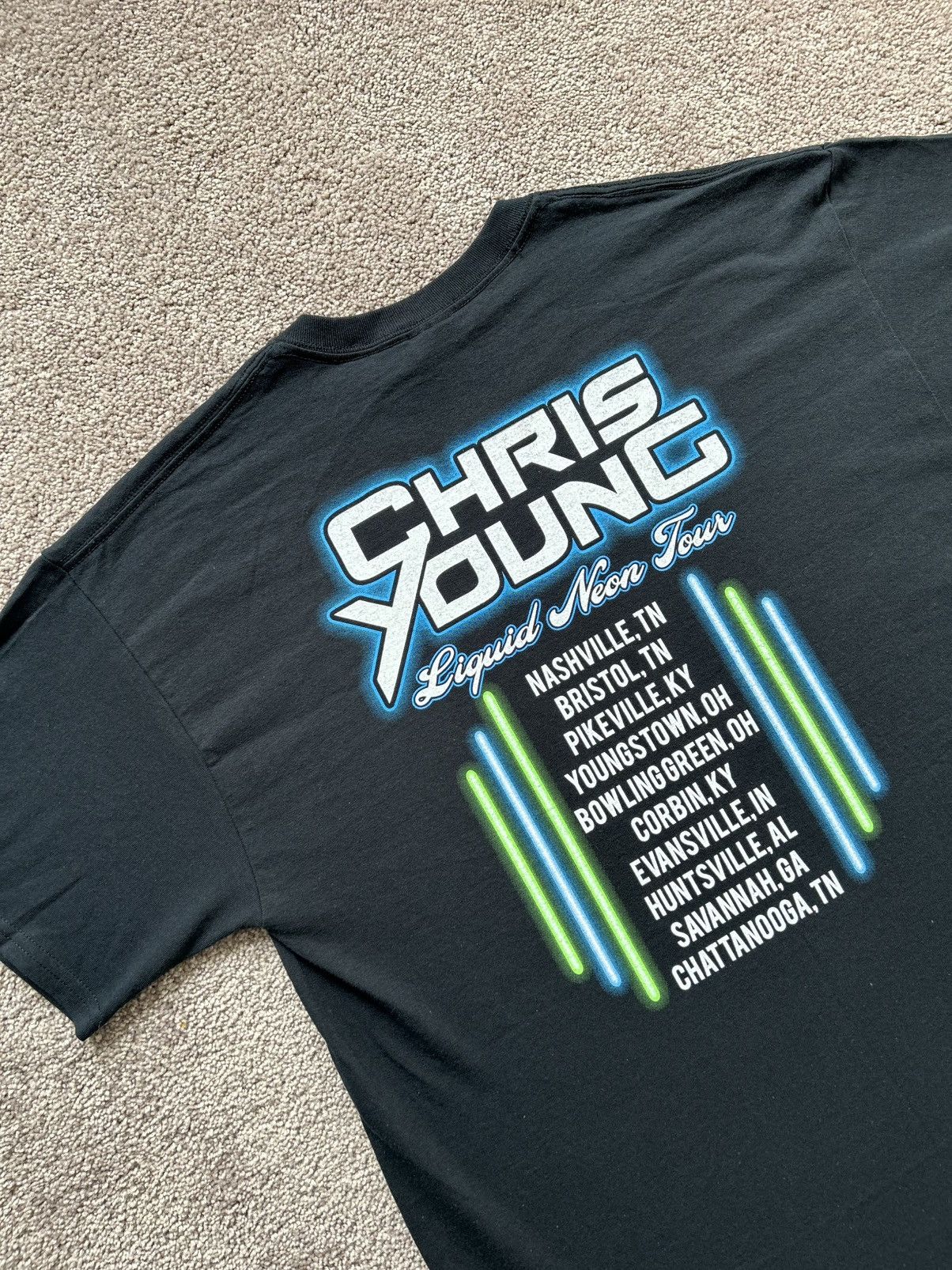 Band Tees × Vintage Chris Young Liquid Neon Tour Tee Size US L / EU 52-54 / 3 - 6 Thumbnail