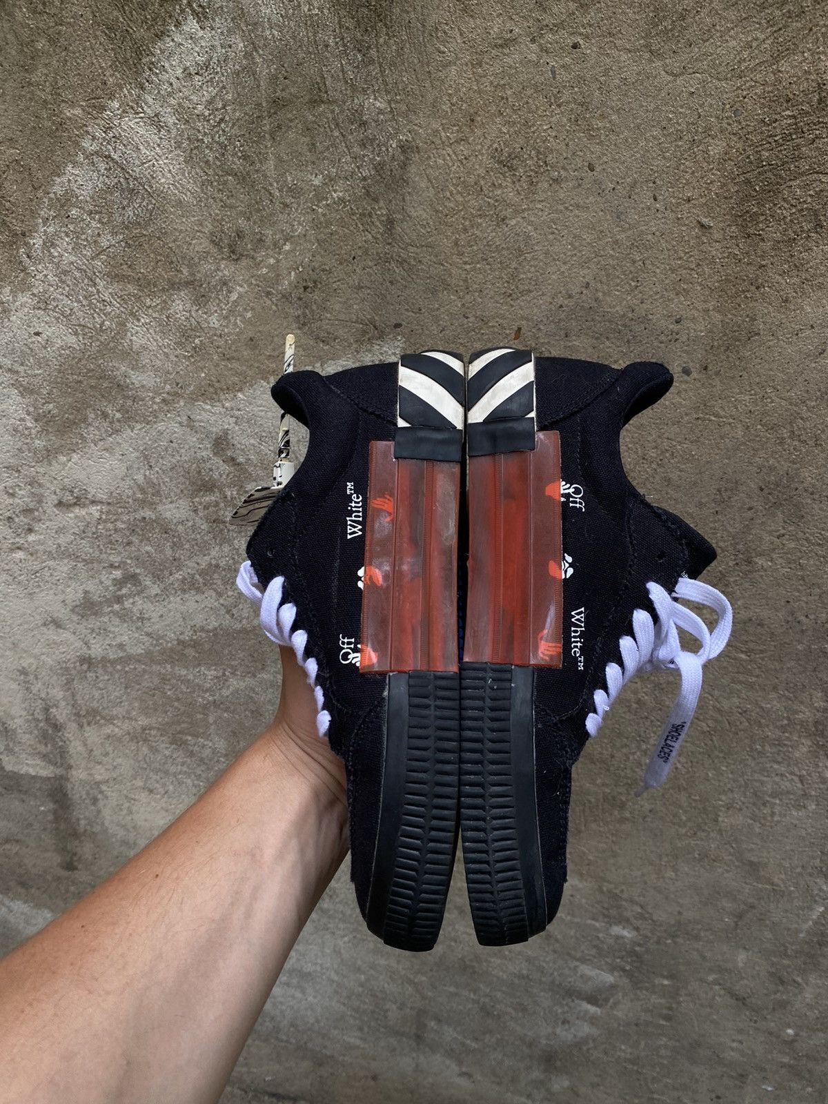 Off-White Off-White Low Sneakers Size US 9 / IT 39 - 3 Thumbnail