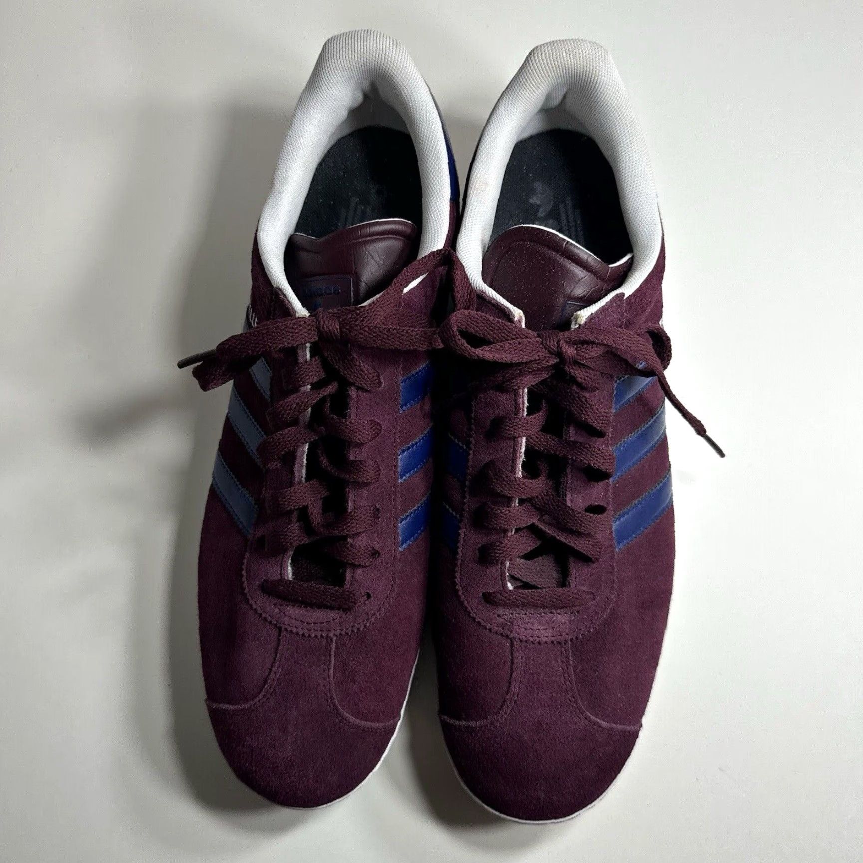 adidas gazelle silver green womens adidas Originals Gazelle trainers in Collegiate Burgundy