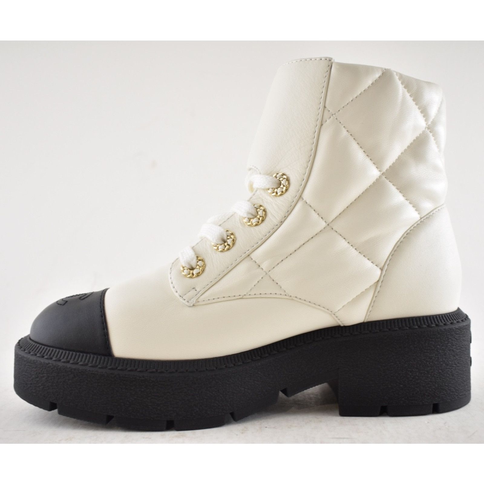 Chanel Chanel 24B White Quilt Gold CC Chain Combat Boots 37c Size US 6 / IT 36 - 18 Thumbnail