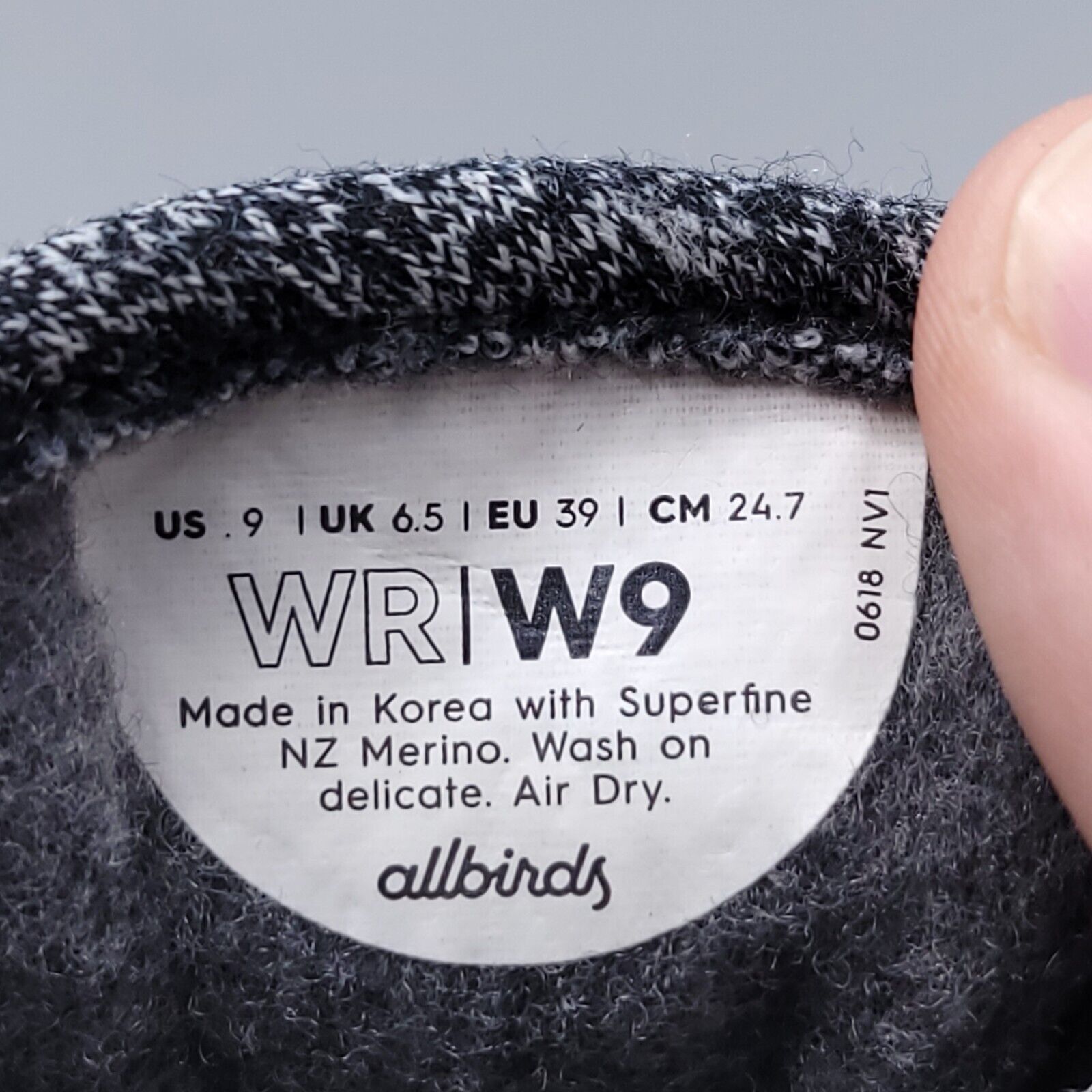 Allbirds Allbirds Wool Runner Athletic Shoe Womens Size 9 Black White Size US 9 / IT 39 - 9 Thumbnail