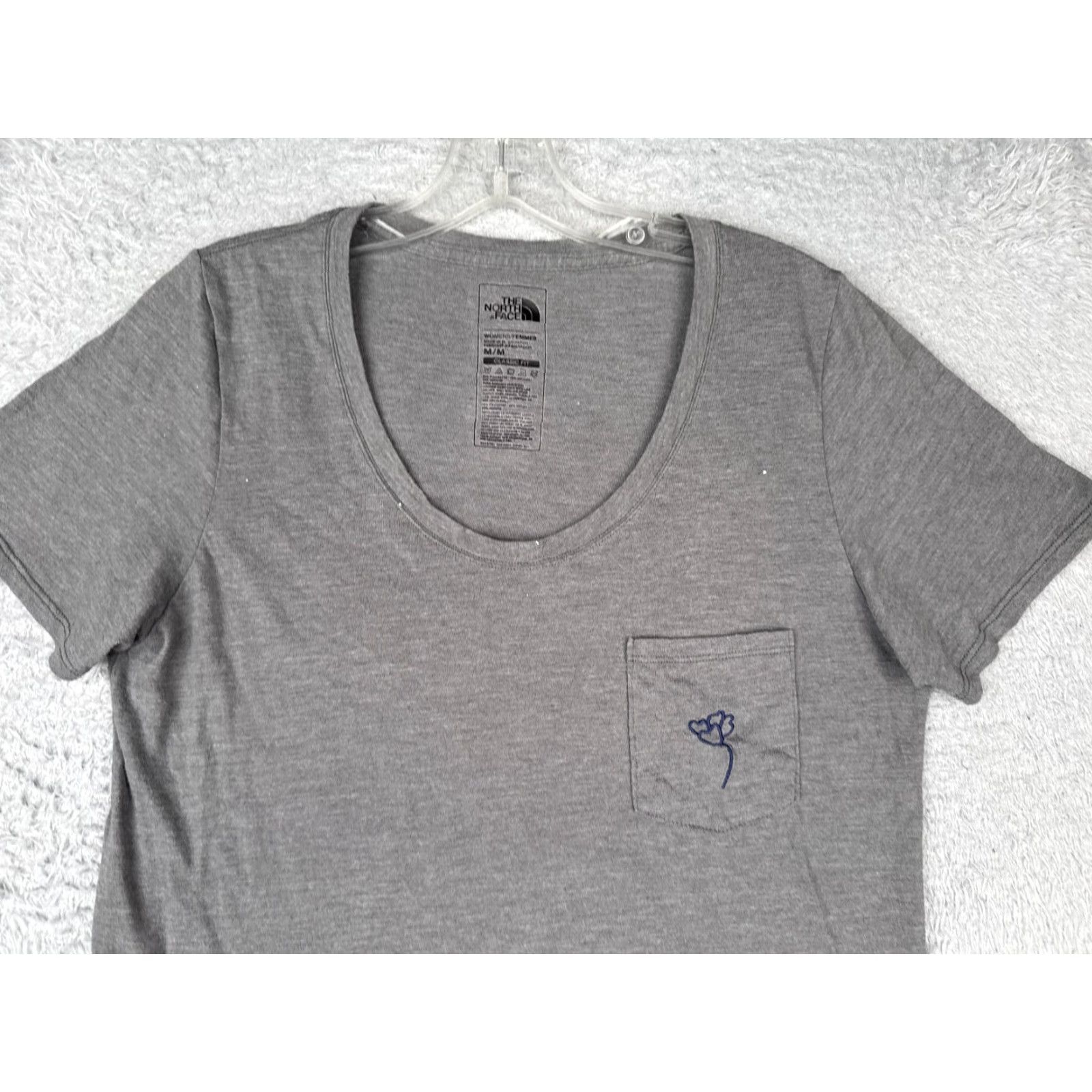 The North Face The North Face Shirt Women Medium Gray Pocket Scoop Neck Polyester Blend READ Size M / US 6-8 / IT 42-44 - 4 Thumbnail