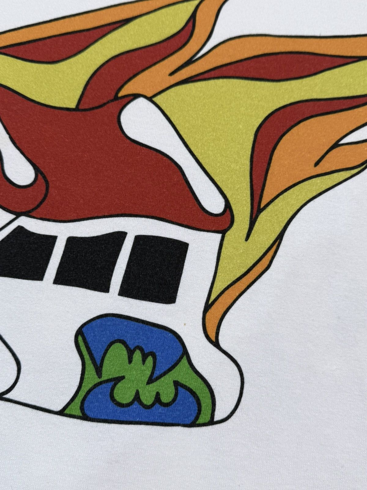 Louis Vuitton Louis Vuitton burning house t shirt Size US M / EU 48-50 / 2 - 3 Thumbnail