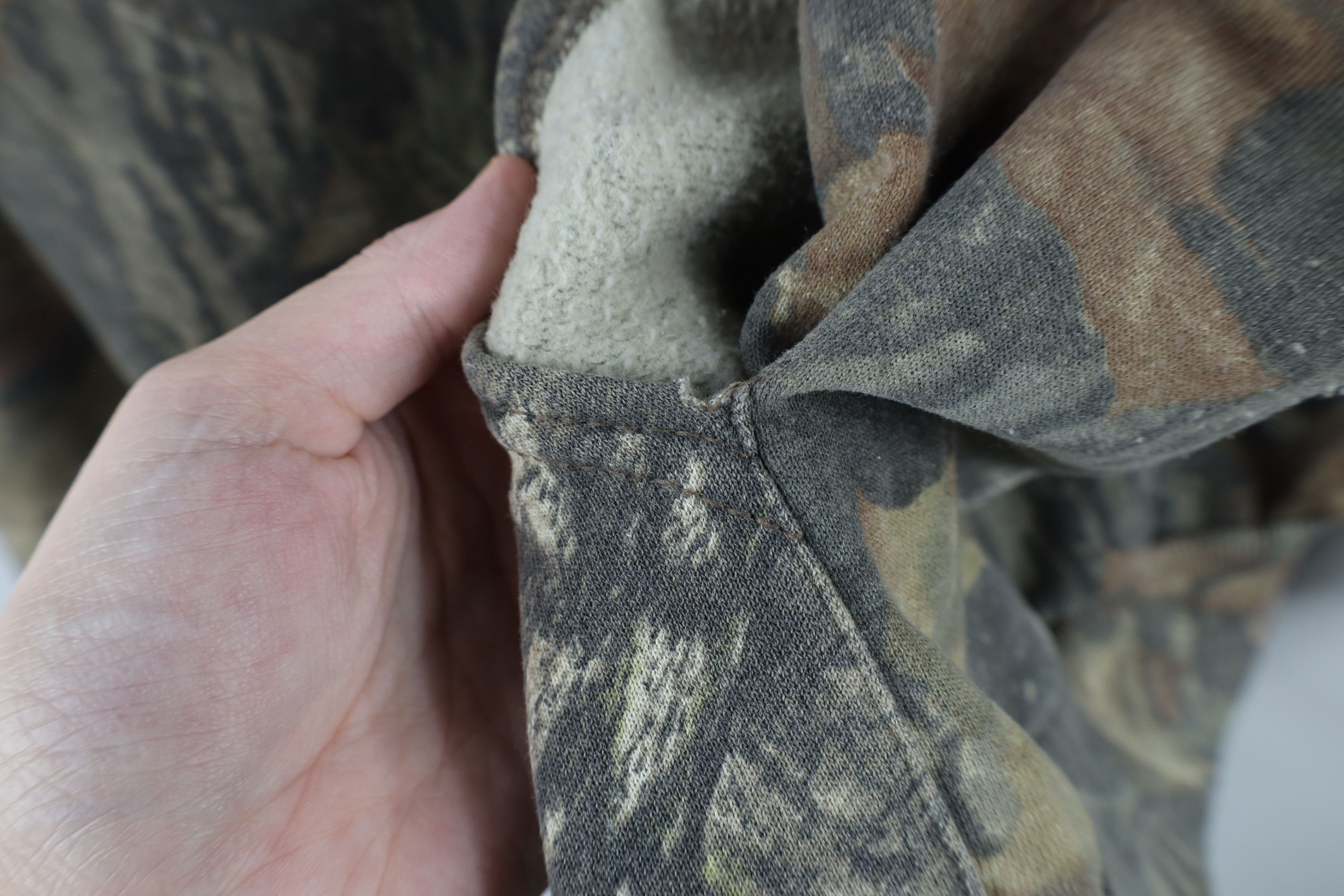 Vintage Vintage 90s Jerzees Mossy Oak Camouflage Full Zip Sweatshirt Size US XL / EU 56 / 4 - 7 Thumbnail