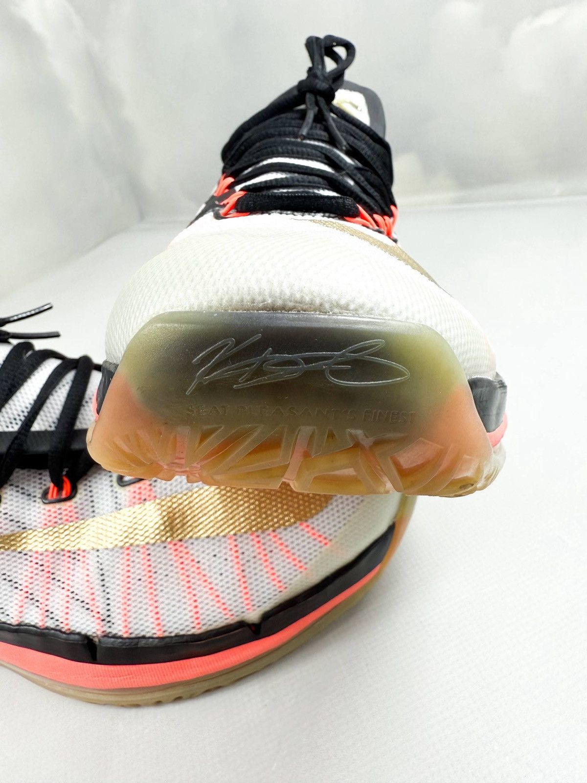 Nike Nike KD 6 Elite “Gold” | US 10 | Gently Used Size US 10 / EU 43 - 7 Thumbnail