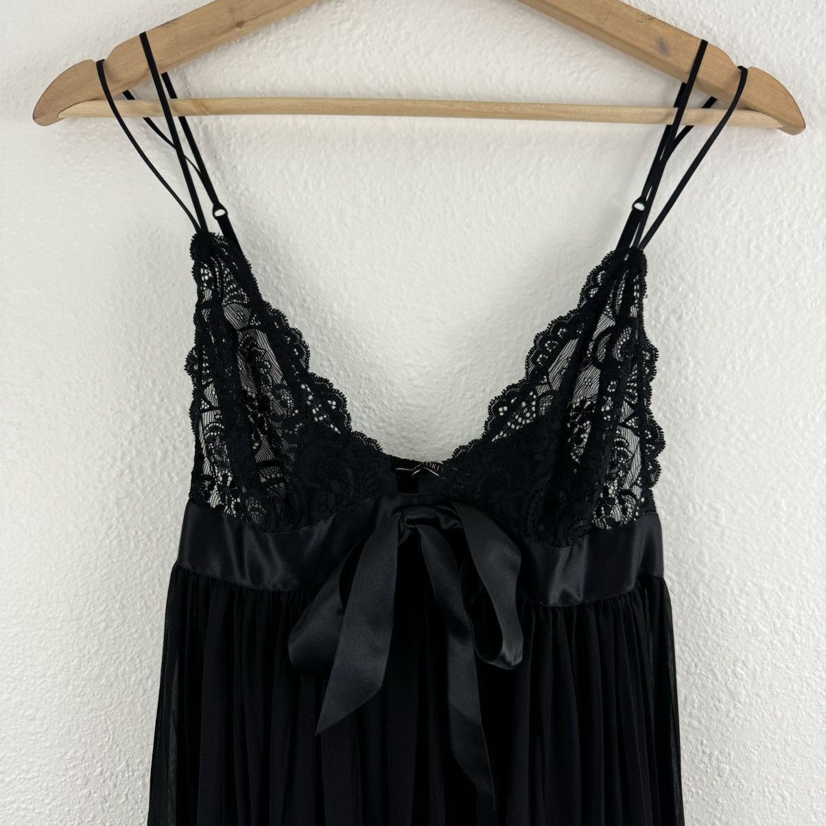 Victoria's Secret VICTORIAS SECRET Black Satin Bow Pleated Lace Babydoll Slip Size M / US 6-8 / IT 42-44 - 4 Thumbnail