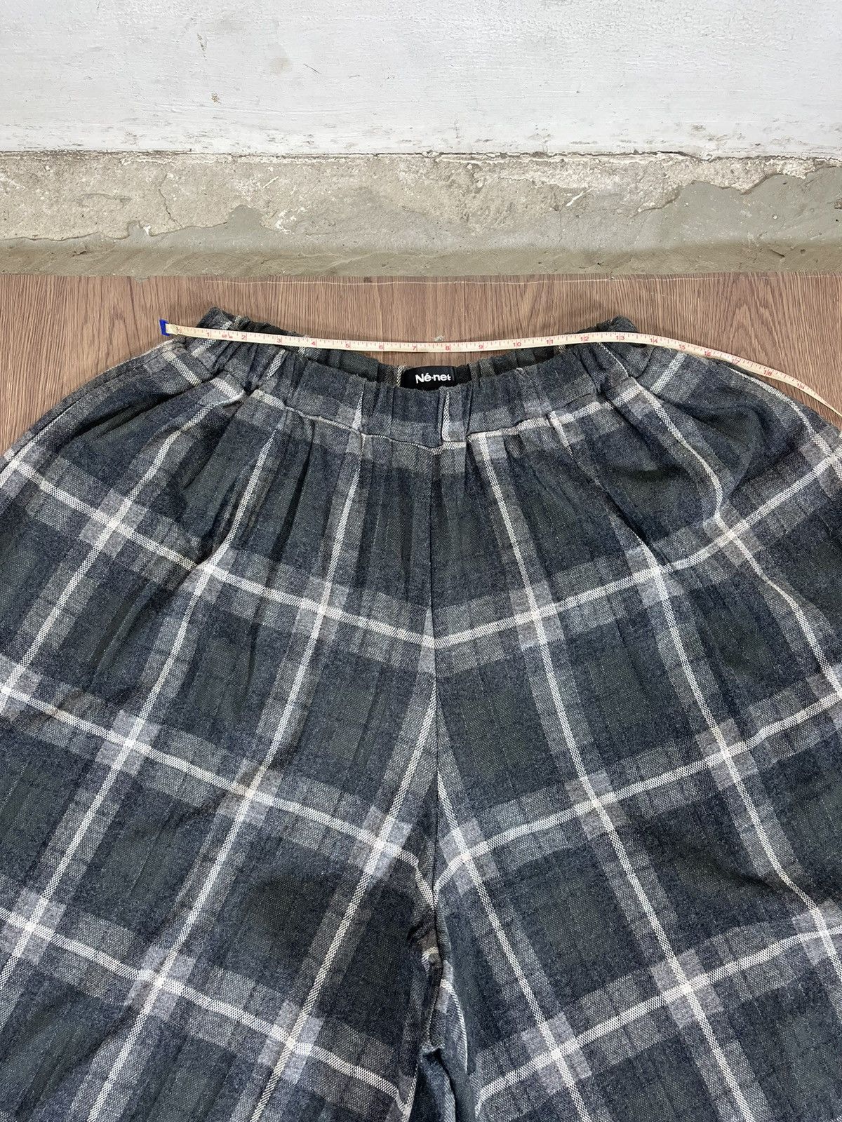 Ne-Net Ne-net Plaid Wide Hakama Shorts Size US 29 - 4 Thumbnail