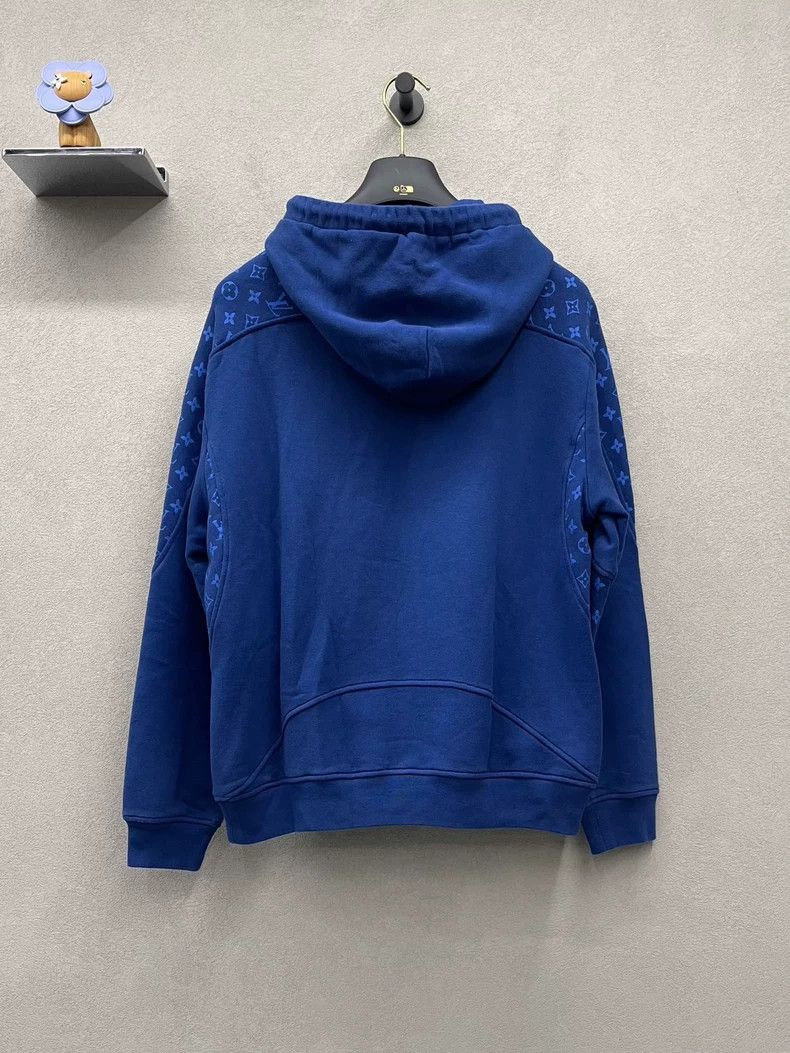 Louis Vuitton Louis Vuitton Blue Sweatshirt with Old Flower Circumferent Size US M / EU 48-50 / 2 - 2 Thumbnail
