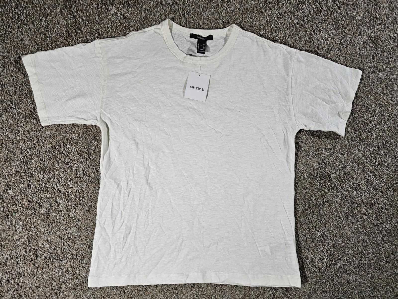 Forever 21 Forever 21 NWT Ladies XS Vanilla t-shirt Size XS / US 0-2 / IT 36-38 - 1 Thumbnail