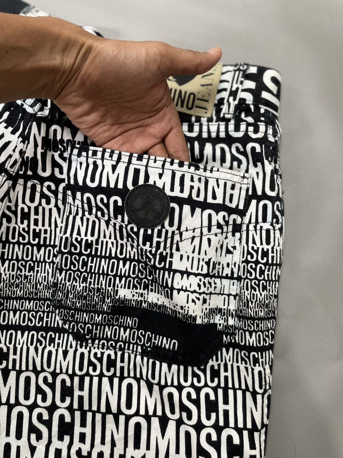 Designer × Moschino Moschino Poem Short Pants Size US 32 / EU 48 - 10 Thumbnail