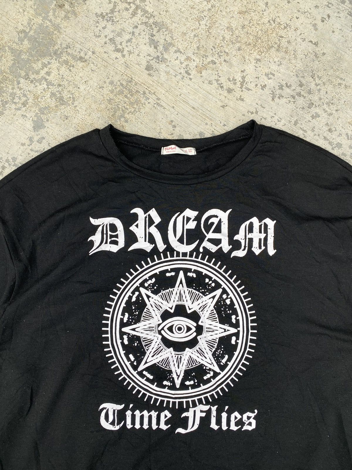 Japanese Brand Romwe dream time spellout Size US L / EU 52-54 / 3 - 3 Thumbnail