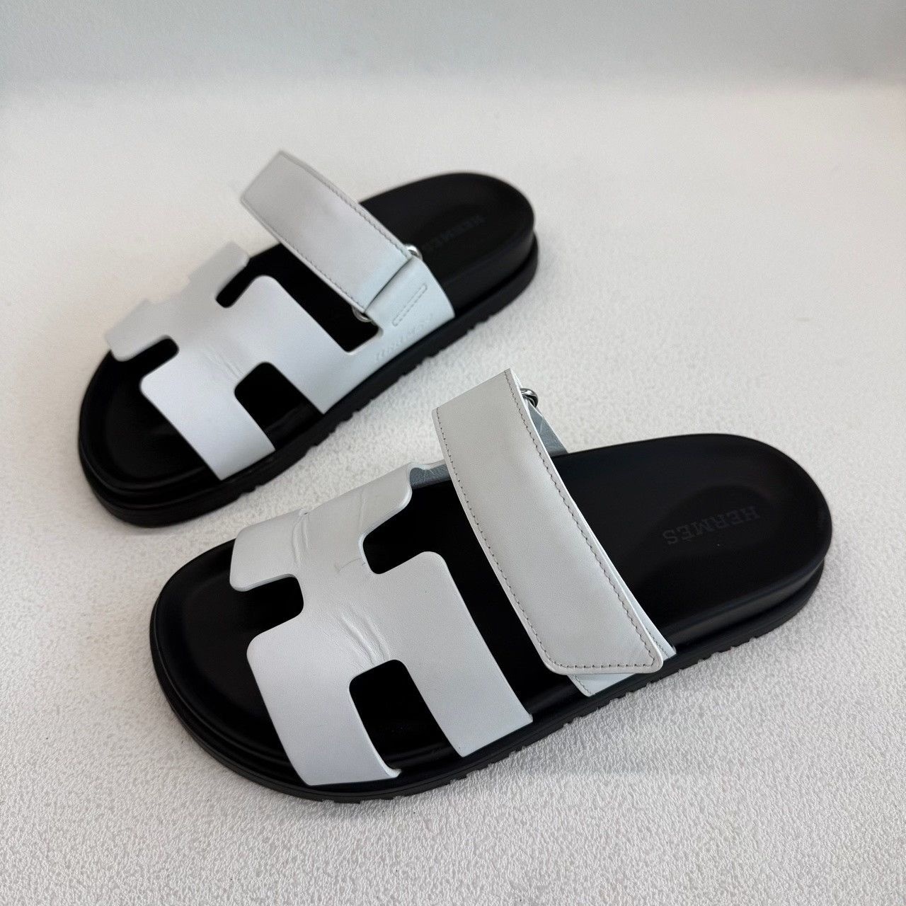 Hermes Hermes White Sandals us_5 Women Size US 5 / IT 35 - 1 Thumbnail