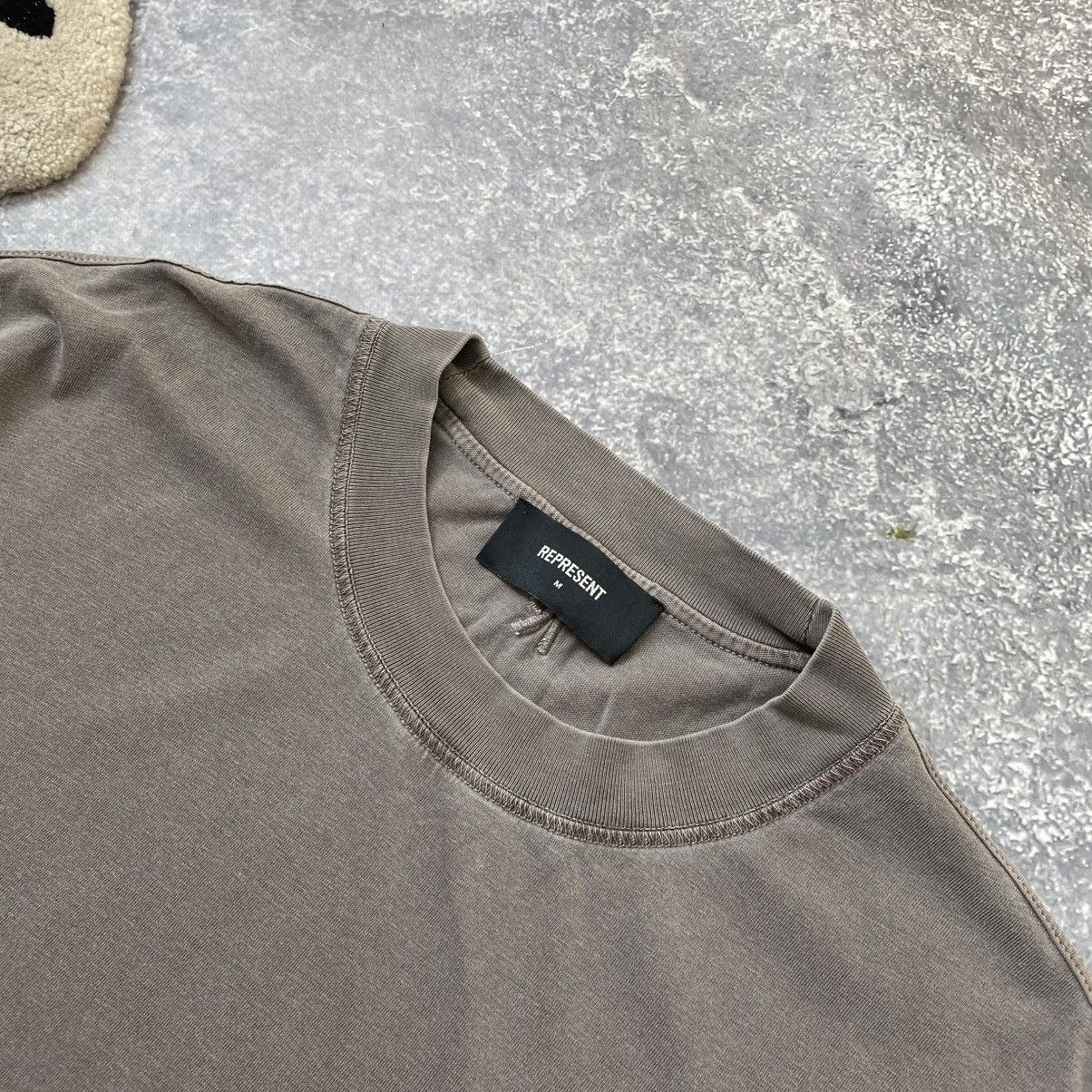 Designer × Represent Clo. Men’s Represent Small logo basic designer rare tee Size US M / EU 48-50 / 2 - 3 Thumbnail