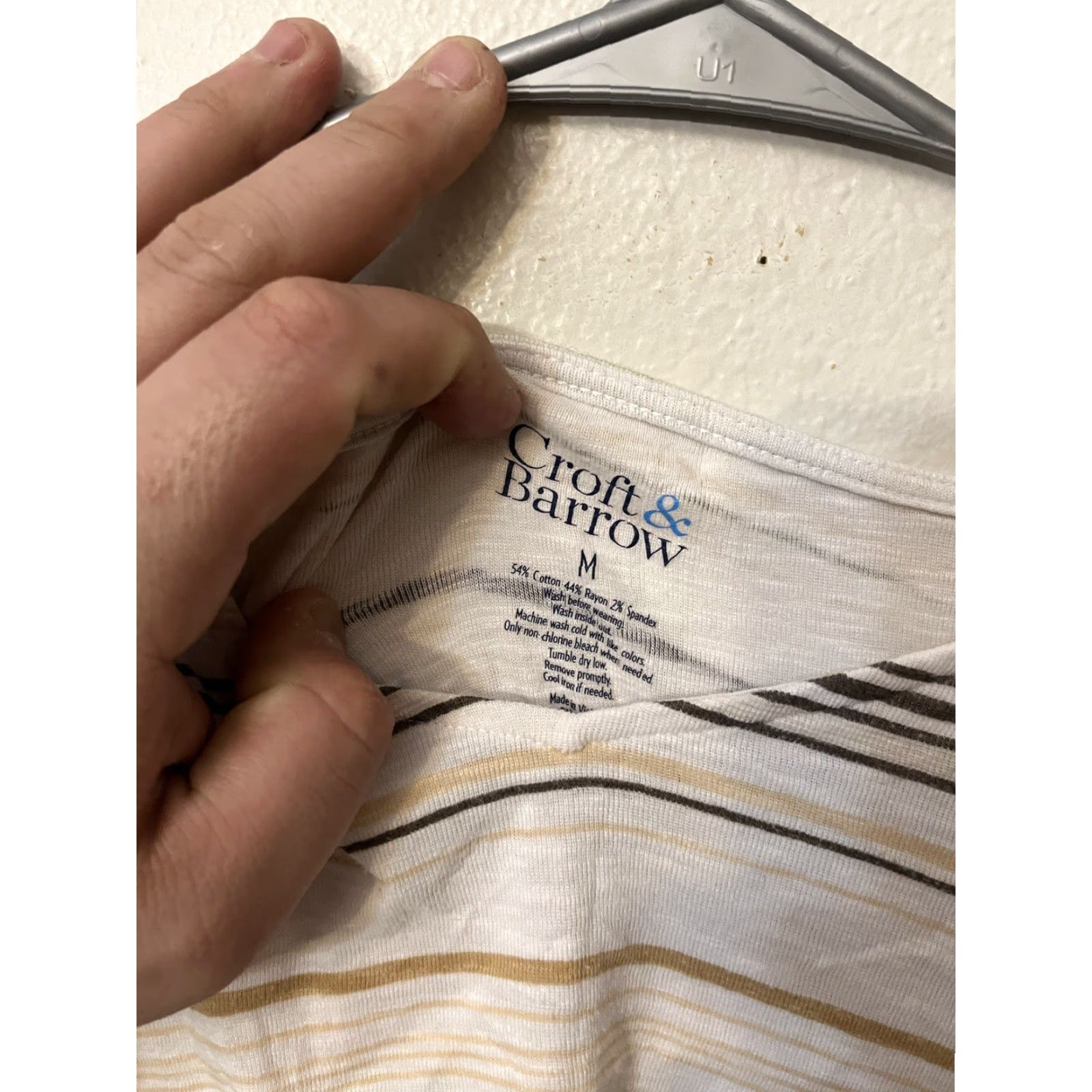 Croft & Barrow Croft Barrow Blouse Shirt Beige Short Sleeve V-Neck Knit Cotton Blend Regular Womens M City Classic Size M / US 6-8 / IT 42-44 - 2 Thumbnail