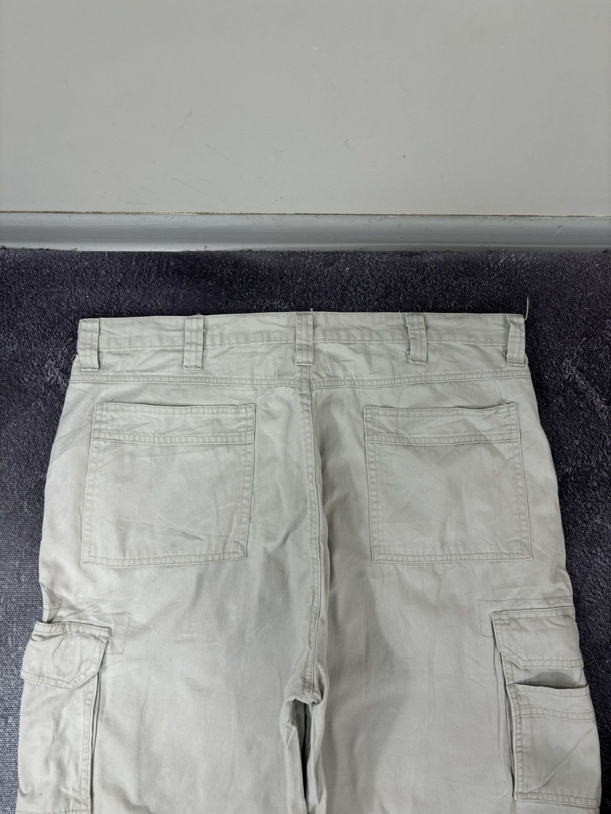 Vintage Vintage Wrangler Y2K Beige Military Hype Cargo Shorts Size US 38 / EU 54 - 14 Thumbnail