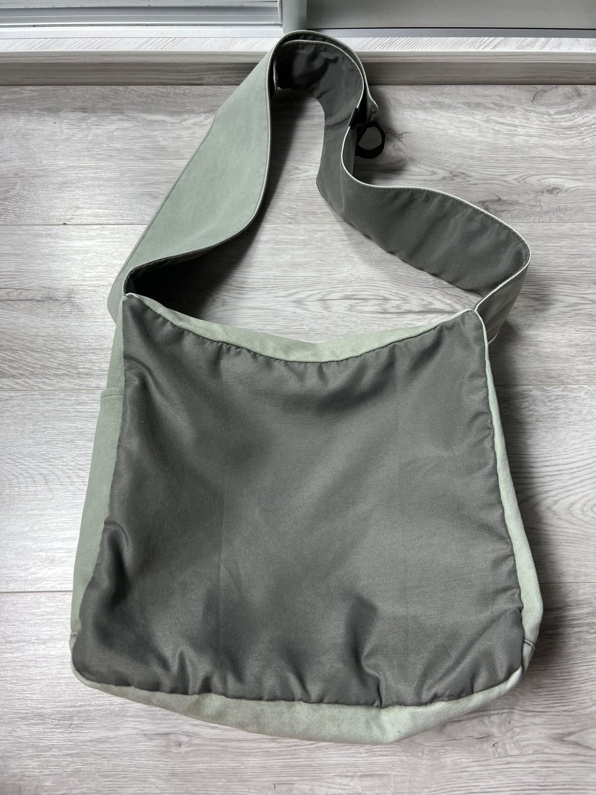 Nike Vintage Nike Trademark 978-952 Messenger Bag Logo Size ONE SIZE - 9 Thumbnail