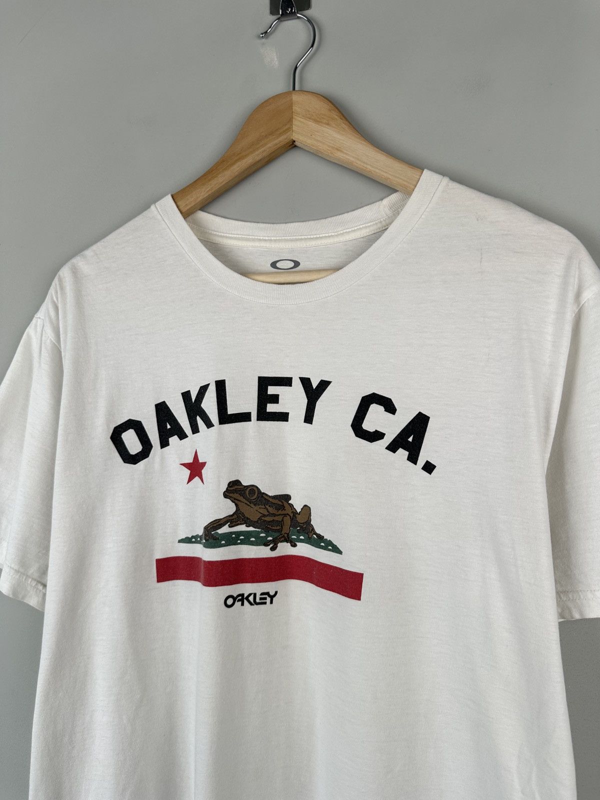 Oakley Oakley CA Frog Print Logo Tee Oversized Size US XL / EU 56 / 4 - 3 Thumbnail