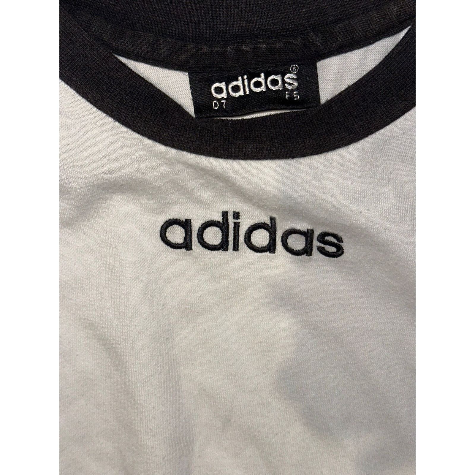 Adidas 👕 Classic Short Sleeve Adidas T-Shirt - Size L Size US L / EU 52-54 / 3 - 3 Thumbnail