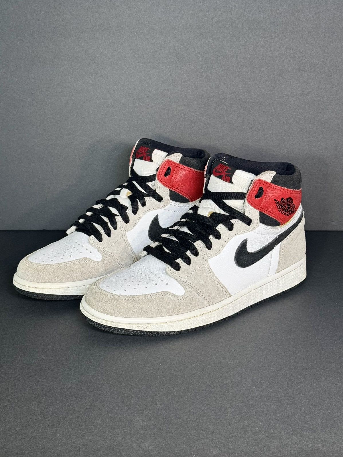 Jordan Brand Jordan 1 Retro High OG Light Smoke Gray 2020 Size US 8.5 / EU 41-42 - 1 Thumbnail