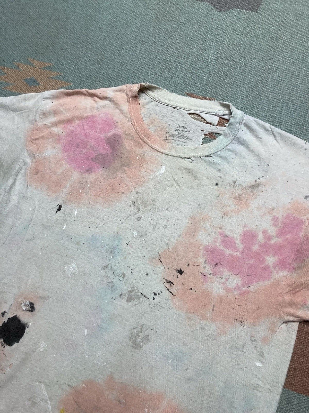 Hanes Hanes tie dye t shirt soft cotton paint distress worn thin L Size US L / EU 52-54 / 3 - 4 Thumbnail