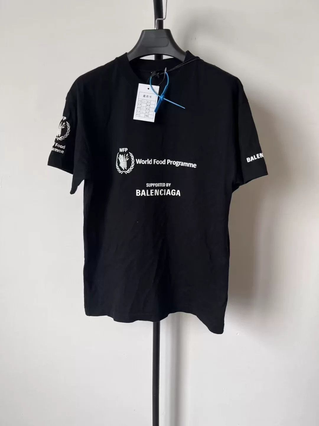 Balenciaga Balenciaga x WFP FW22 Logo Print T-Shirt Size US XS / EU 42 / 0 - 1 Thumbnail