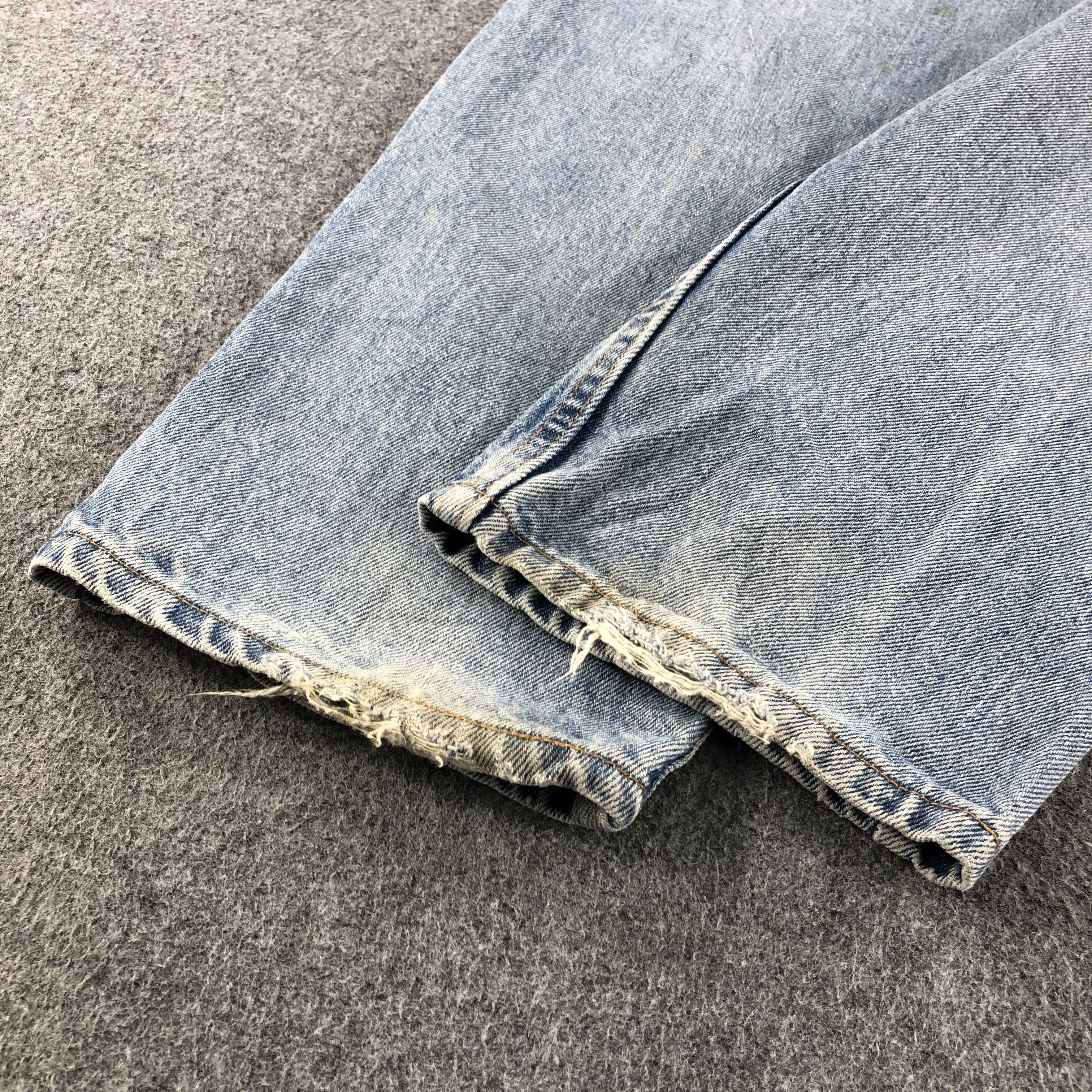 Levi's Vintage 90s Light Wash Levis 561 Jeans-J1208 Size US 31 - 6 Thumbnail