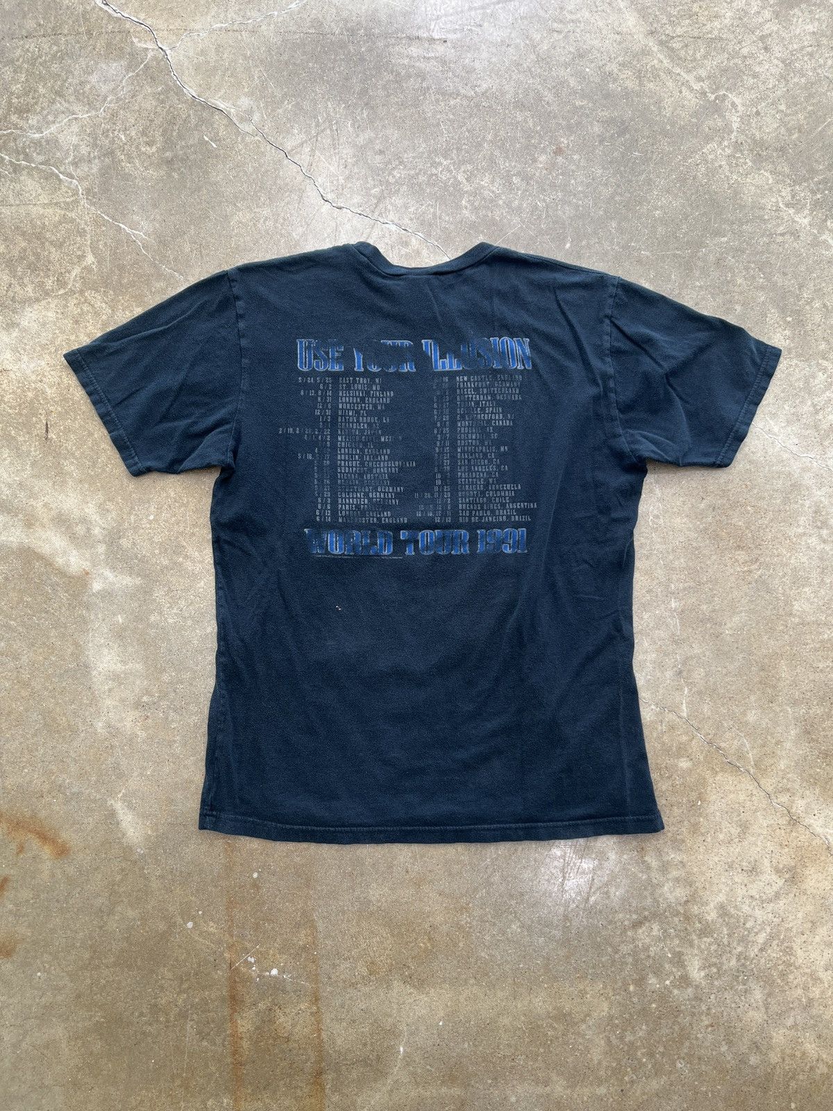 Band Tees × Vintage Vintage Guns N Roses Tour Date Tee Small Size US S / EU 44-46 / 1 - 5 Thumbnail