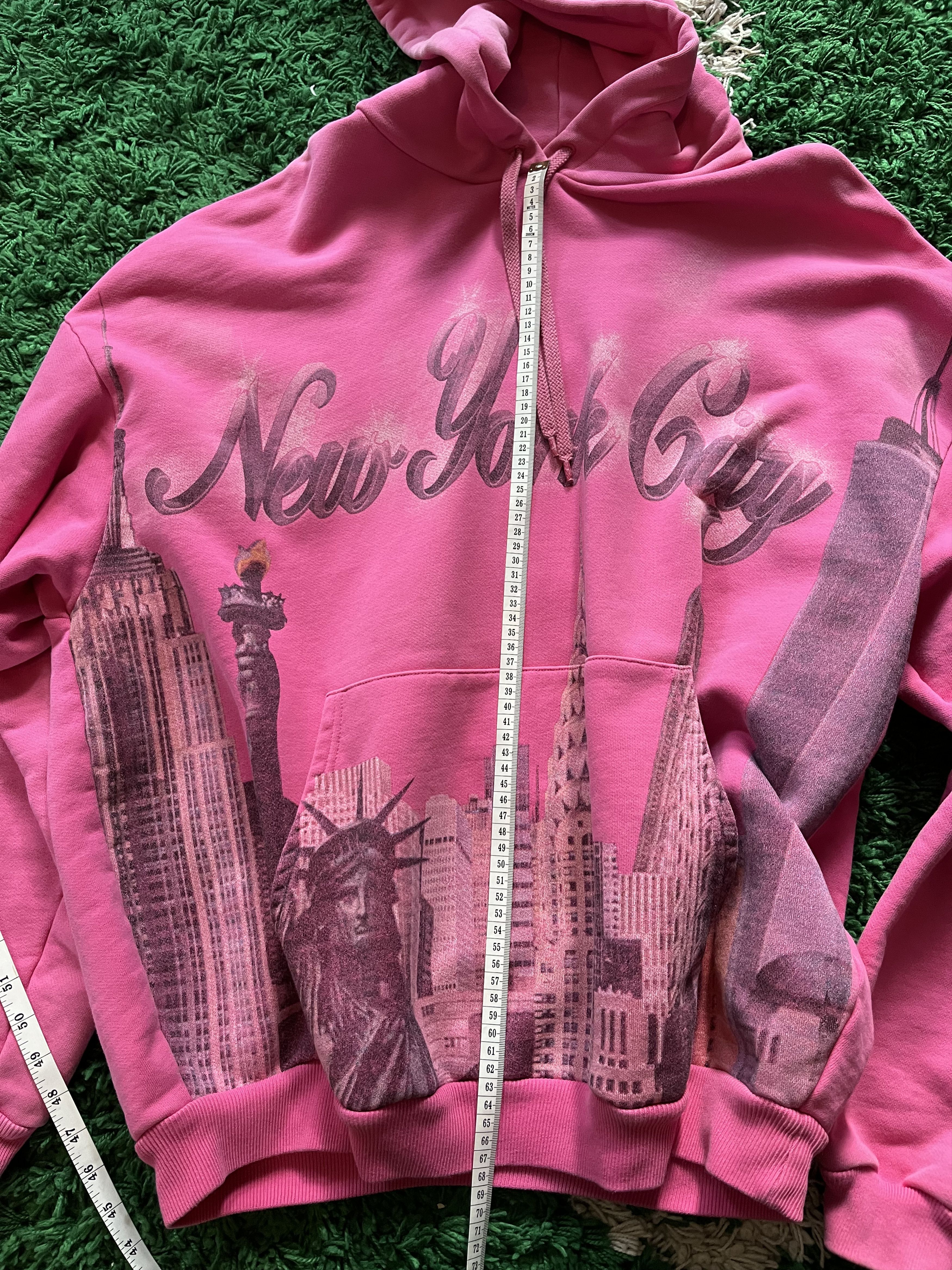 Balenciaga Balenciaga New York Pink Hoodie Size US L / EU 52-54 / 3 - 6 Thumbnail