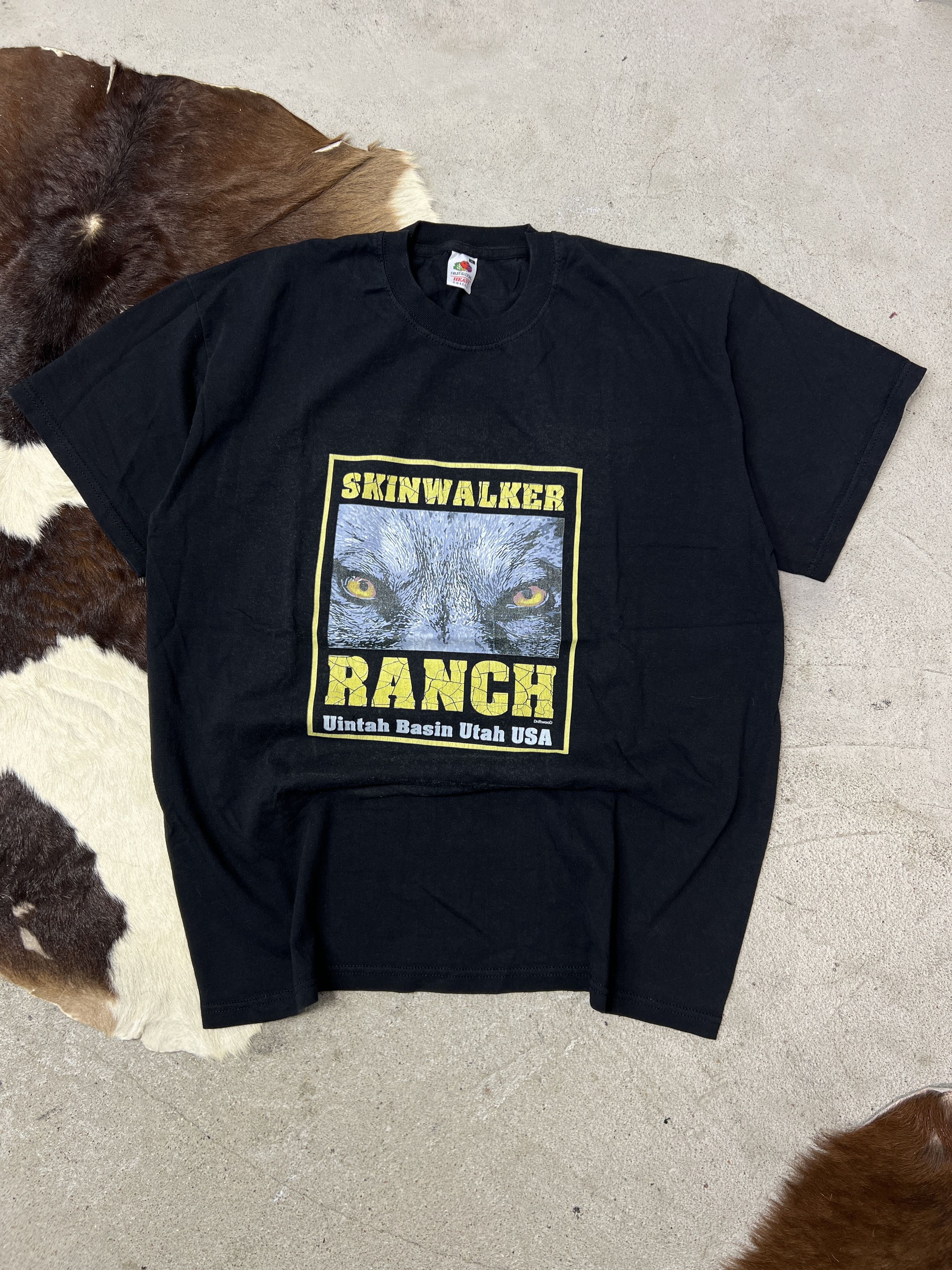 Vintage Vintage Streetwear Skinwalker Ranch Printed T-shirt Y2K Size US XL / EU 56 / 4 - 1 Thumbnail