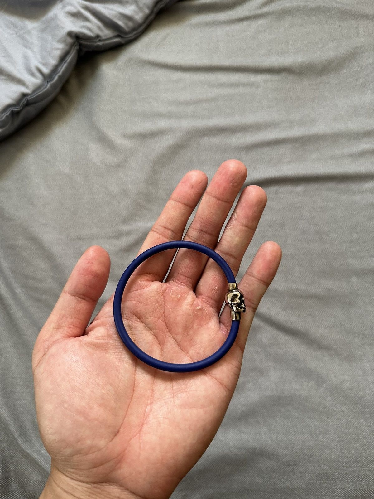 Alexander McQueen Alexander McQueen Rubber Skull Cord Bracelet Size ONE SIZE - 3 Thumbnail