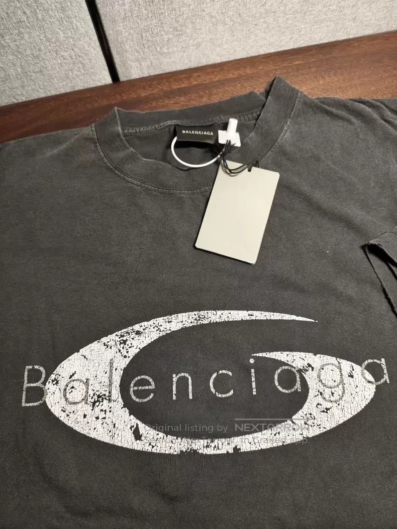 Balenciaga Balenciaga Short-Sleeve Size US S / EU 44-46 / 1 - 2 Thumbnail