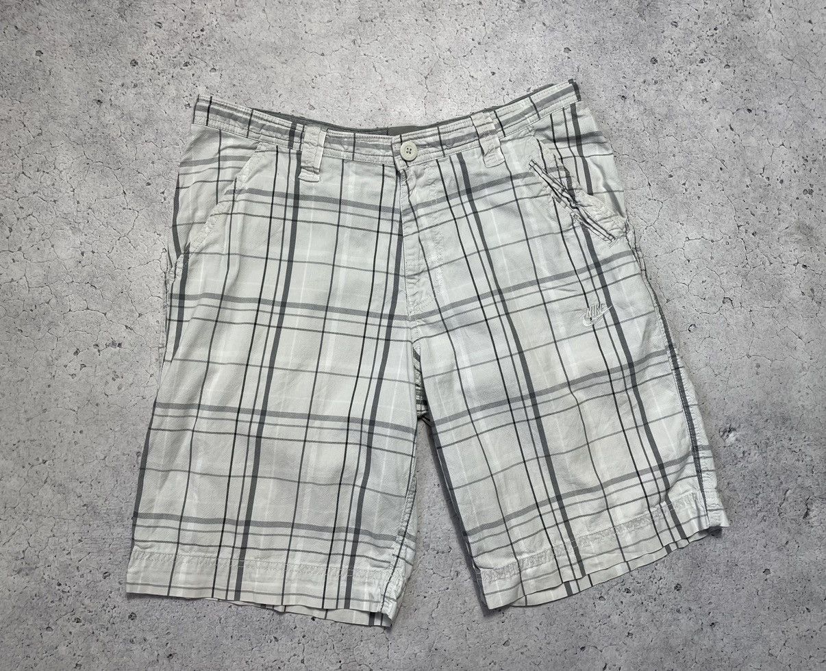 Nike × Vintage Nike Y2K Drill Vintage Nylon Shorts Size US 32 / EU 48 - 1 Thumbnail