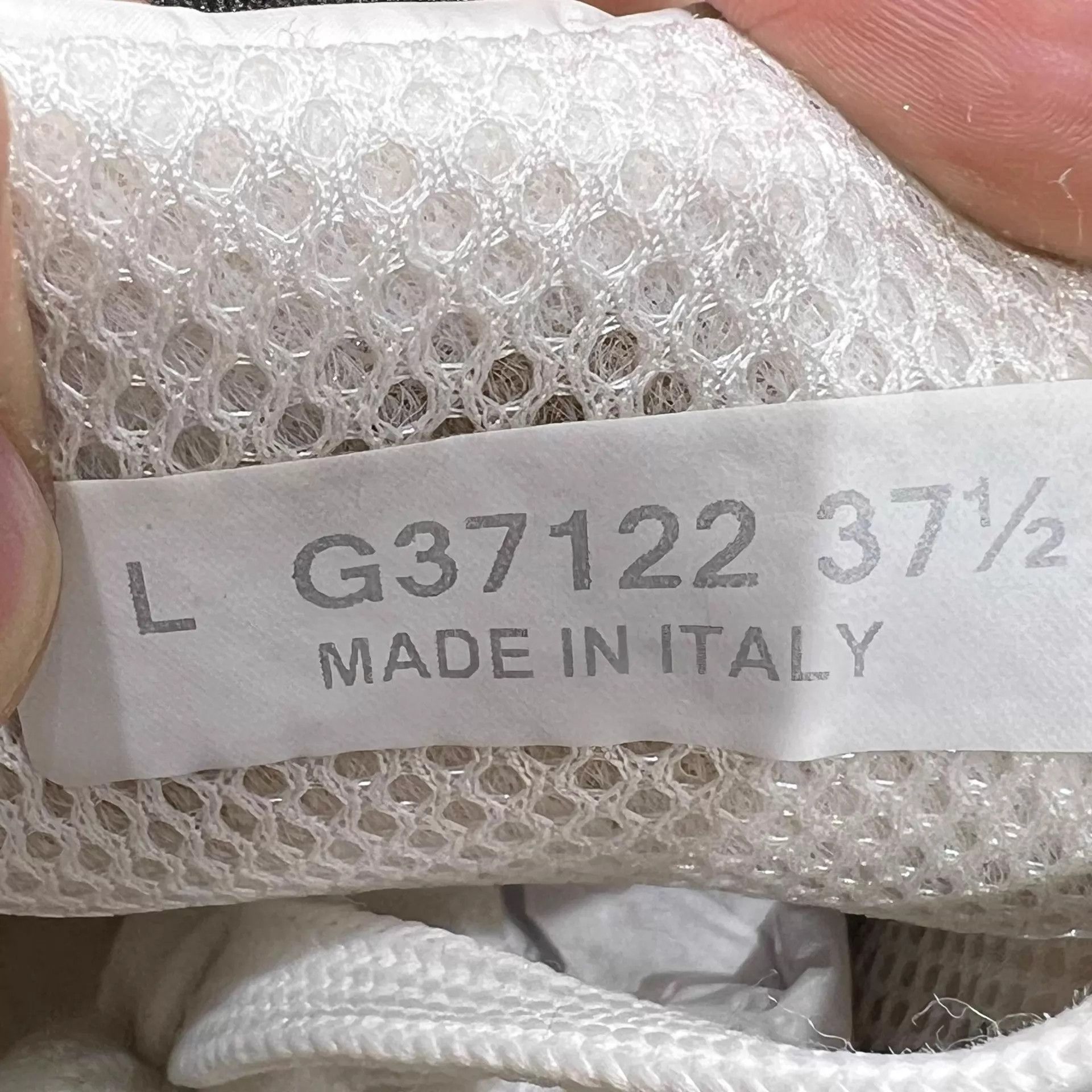 Chanel Chanel CC Sneakers 37.5 EU YH26903 Size US 7 / IT 37 - 8 Thumbnail