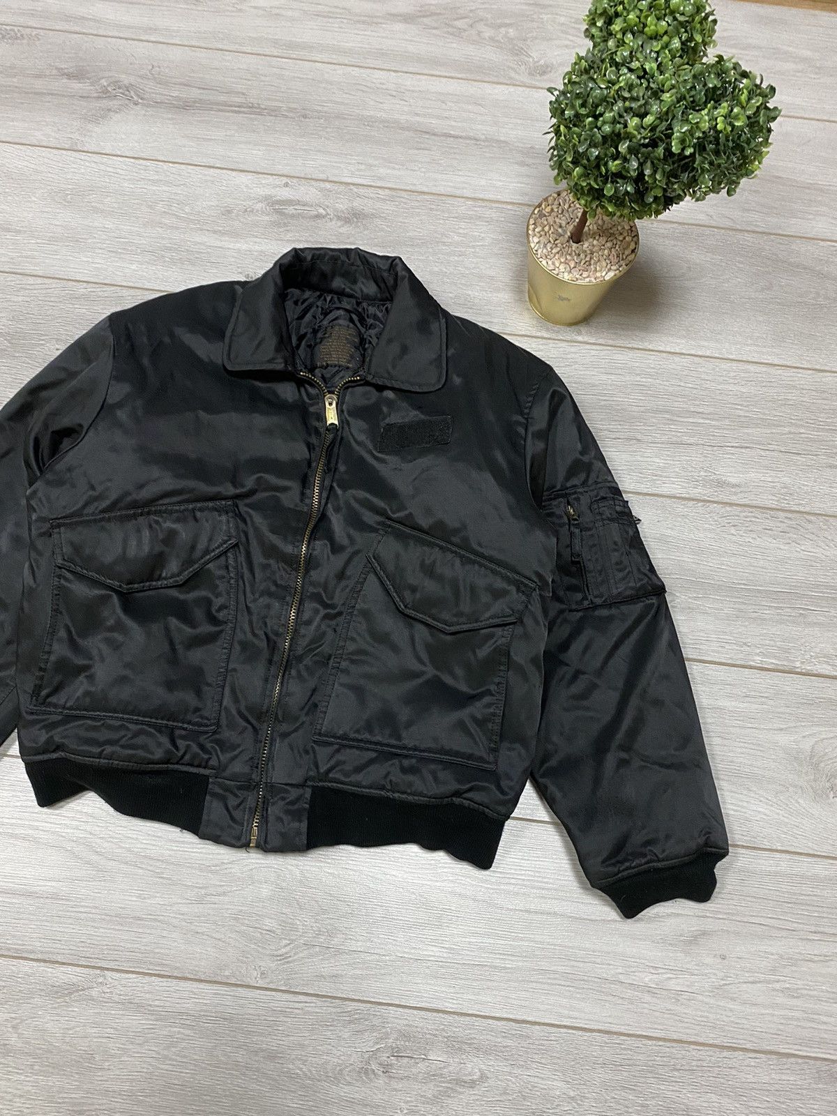 Vintage Bomber Flying man vintage zip nylon jacket Size US L / EU 52-54 / 3 - 3 Thumbnail