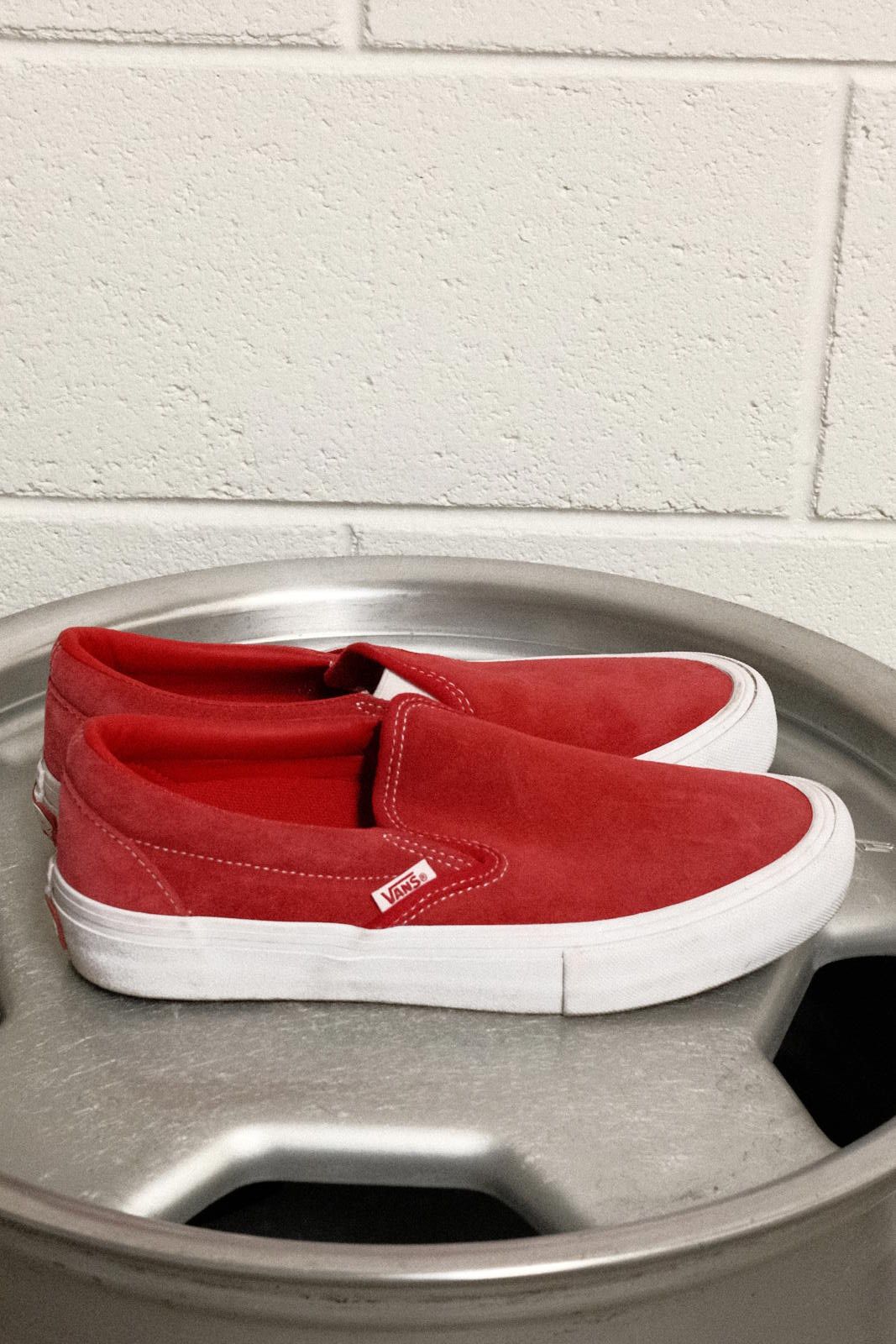 Vans Vans Classic Slip-On Red Suede Sneakers US MEN 7 Size US 7.5 / IT 37.5 - 2 Thumbnail